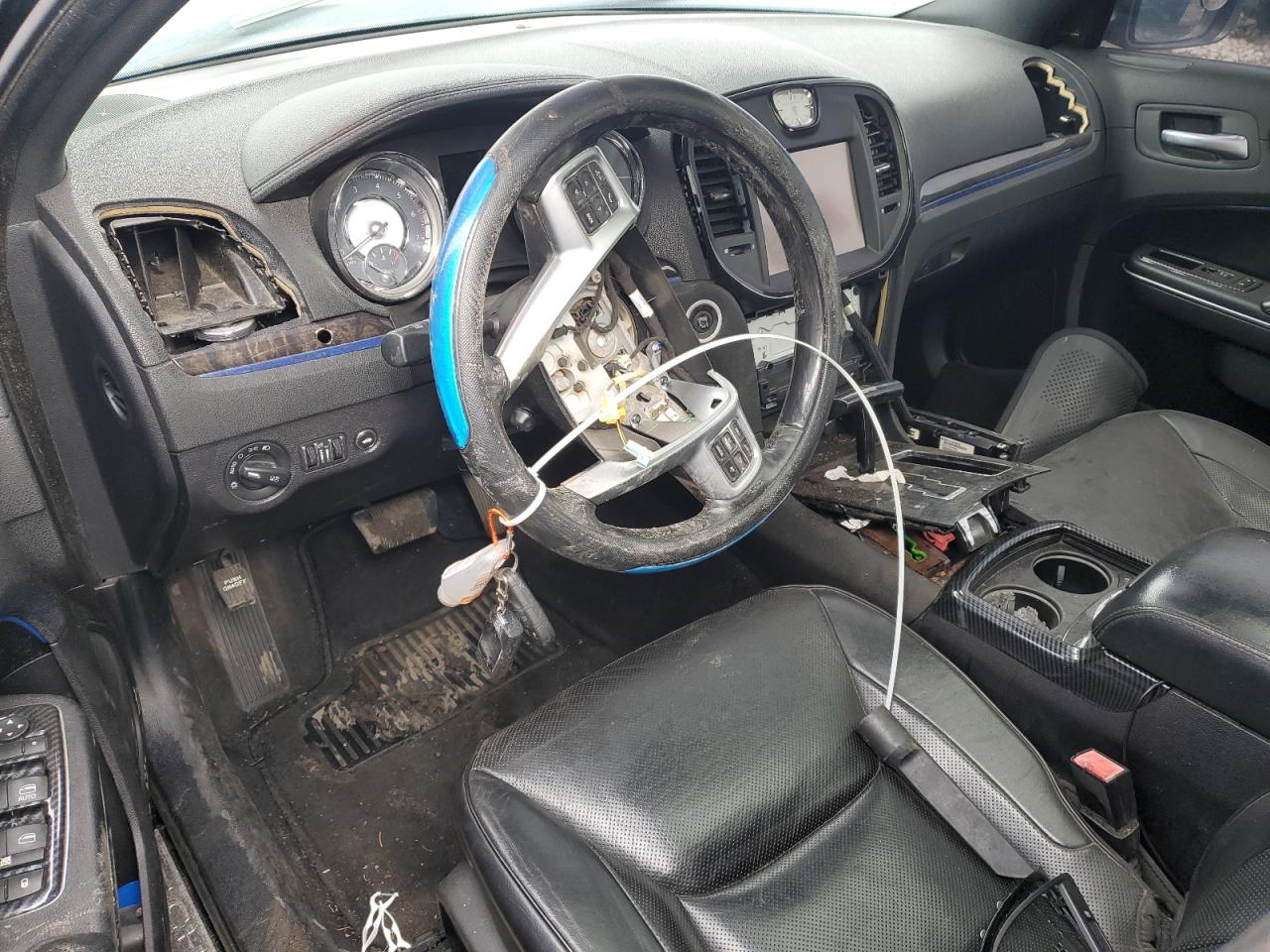 2012 Chrysler 300c Черный vin: 2C3CCAKT8CH147527