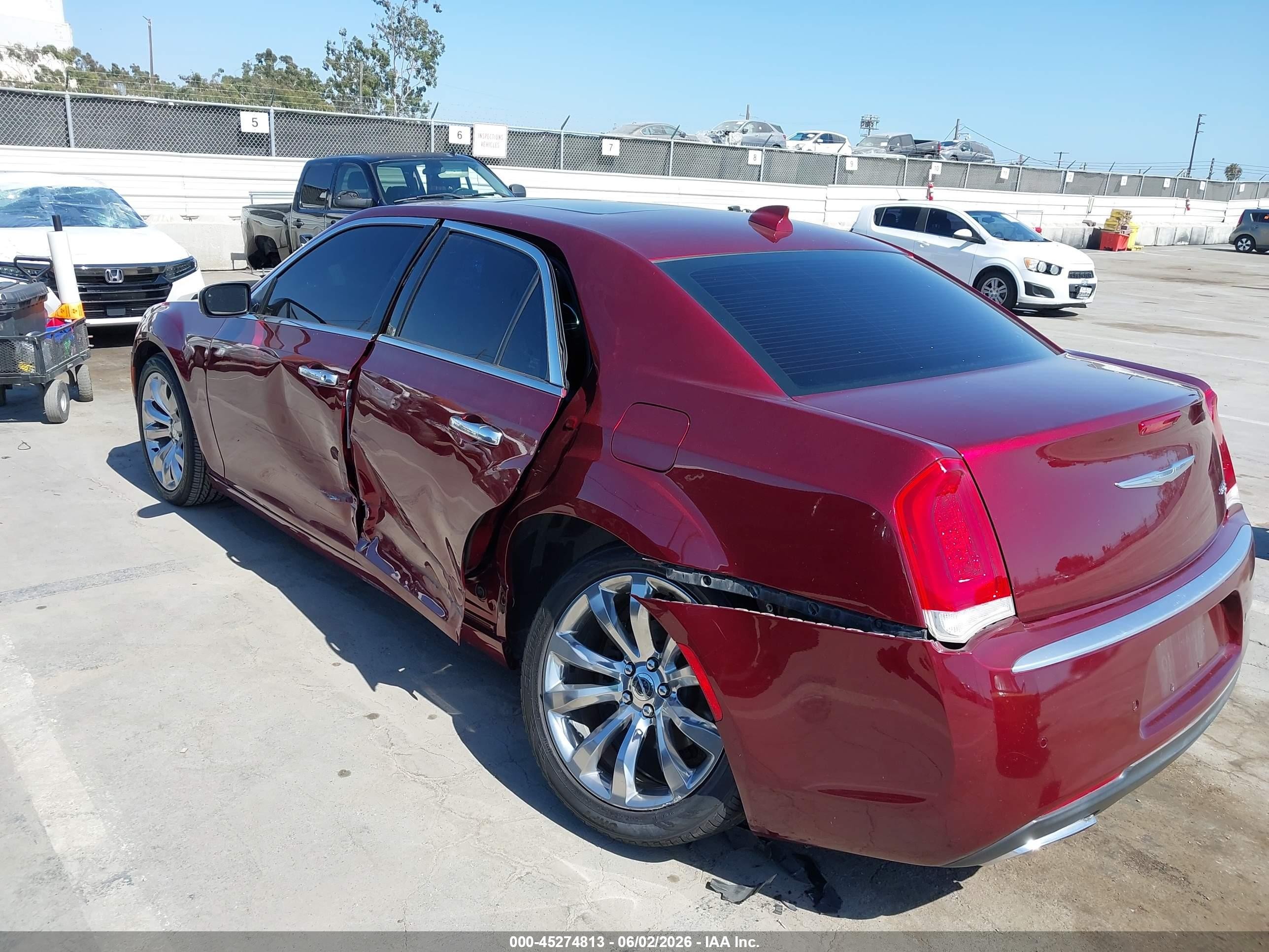 2015 Chrysler 300c Platinum Burgundy vin: 2C3CCAPG8FH830537
