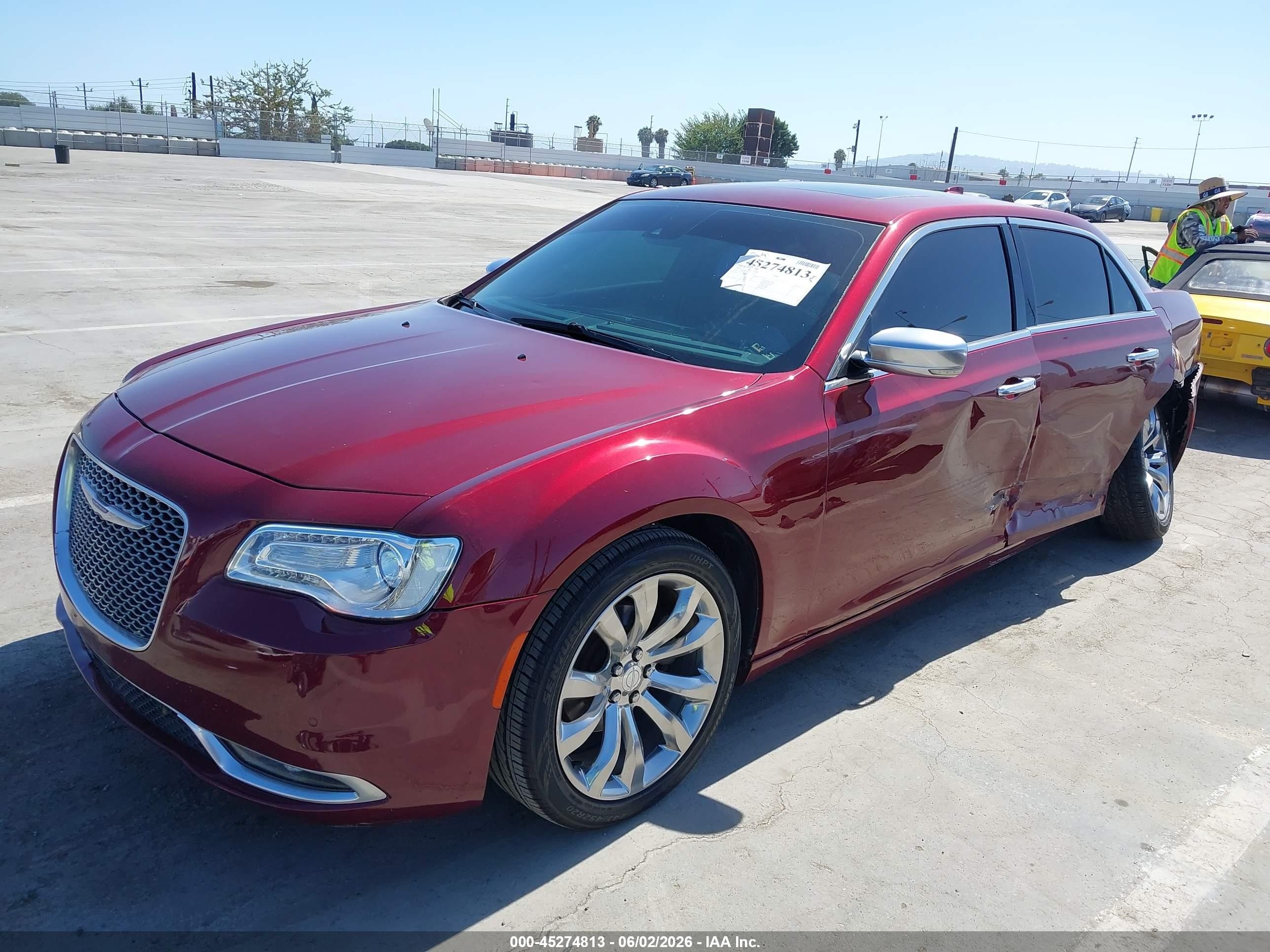 2015 Chrysler 300c Platinum Burgundy vin: 2C3CCAPG8FH830537