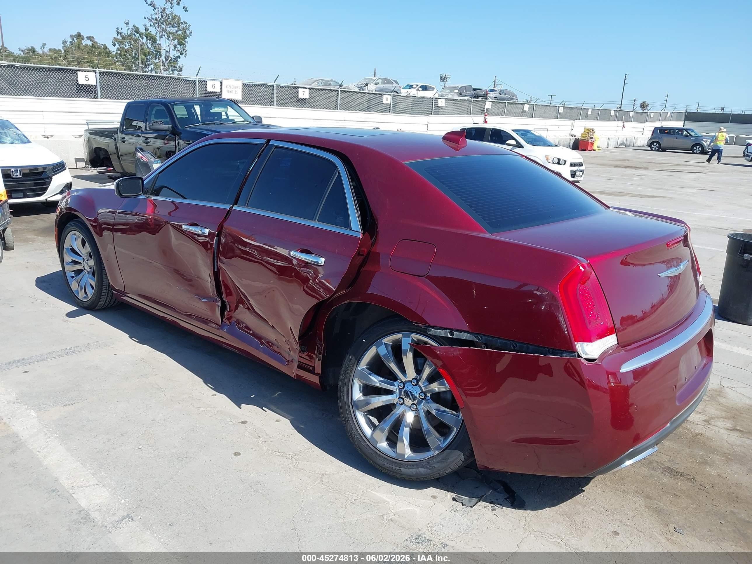 2015 Chrysler 300c Platinum Burgundy vin: 2C3CCAPG8FH830537