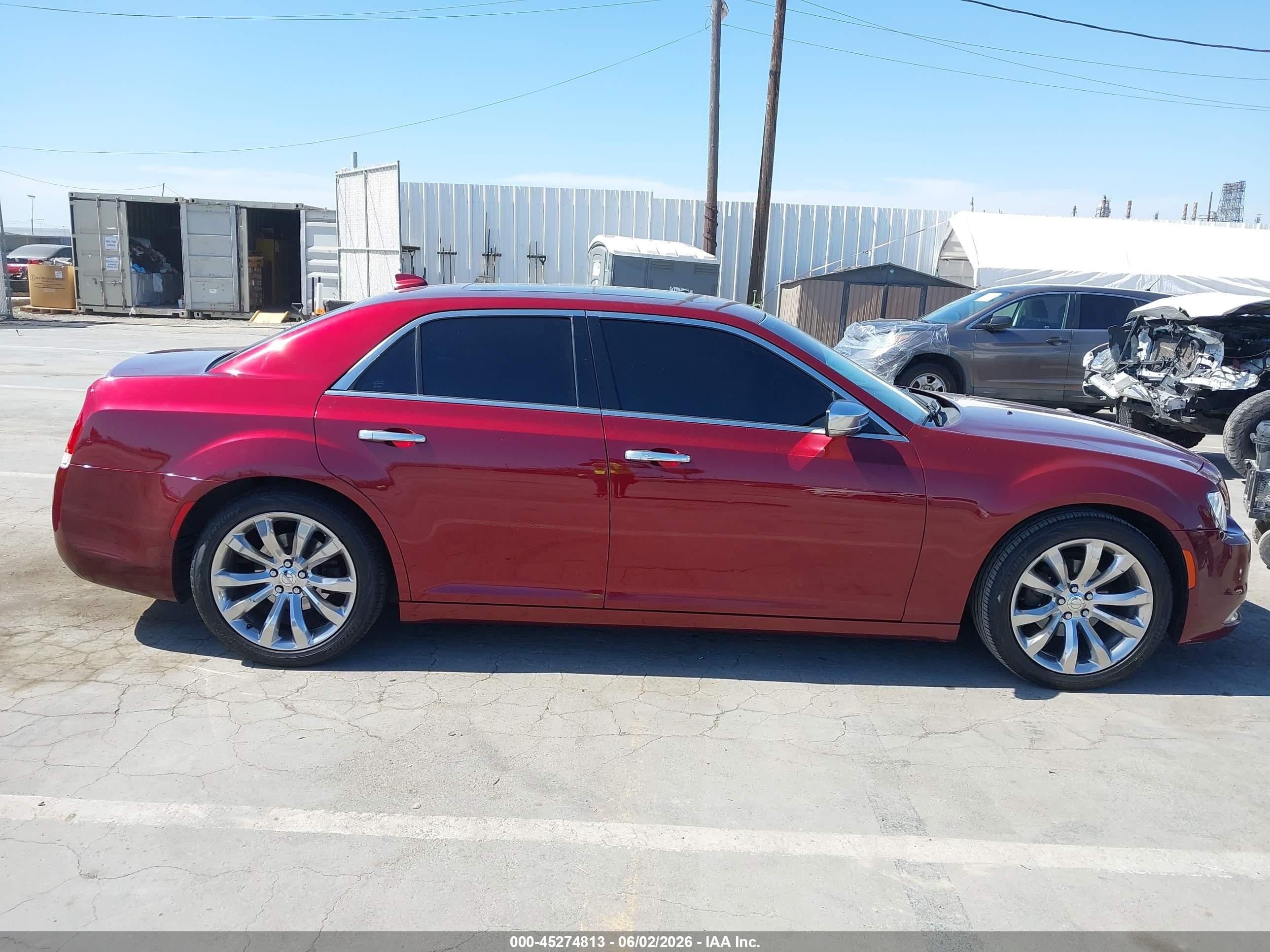 2015 Chrysler 300c Platinum Burgundy vin: 2C3CCAPG8FH830537