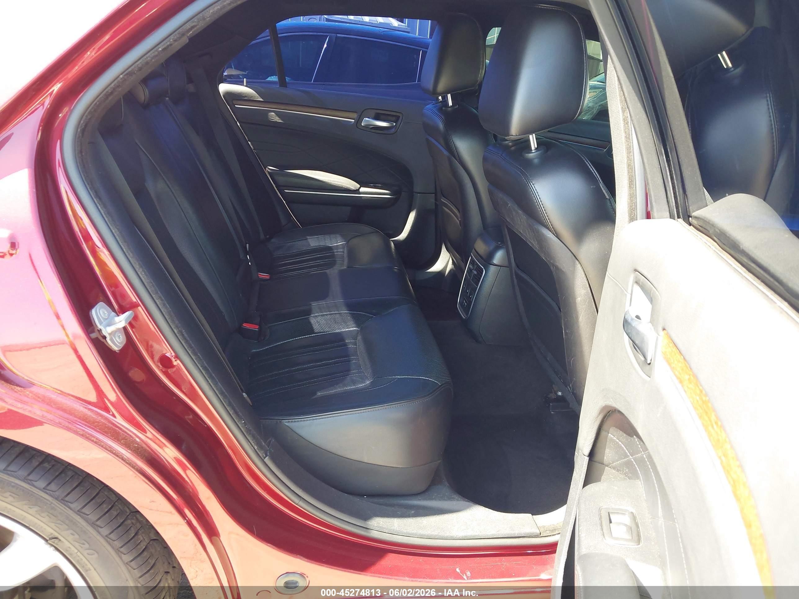 2015 Chrysler 300c Platinum Burgundy vin: 2C3CCAPG8FH830537