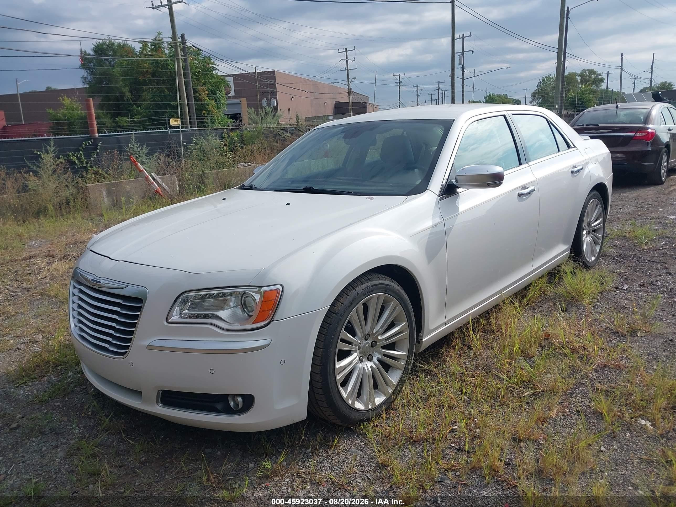 2012 Chrysler 300c Luxury Series White vin: 2C3CCAPT0CH238073