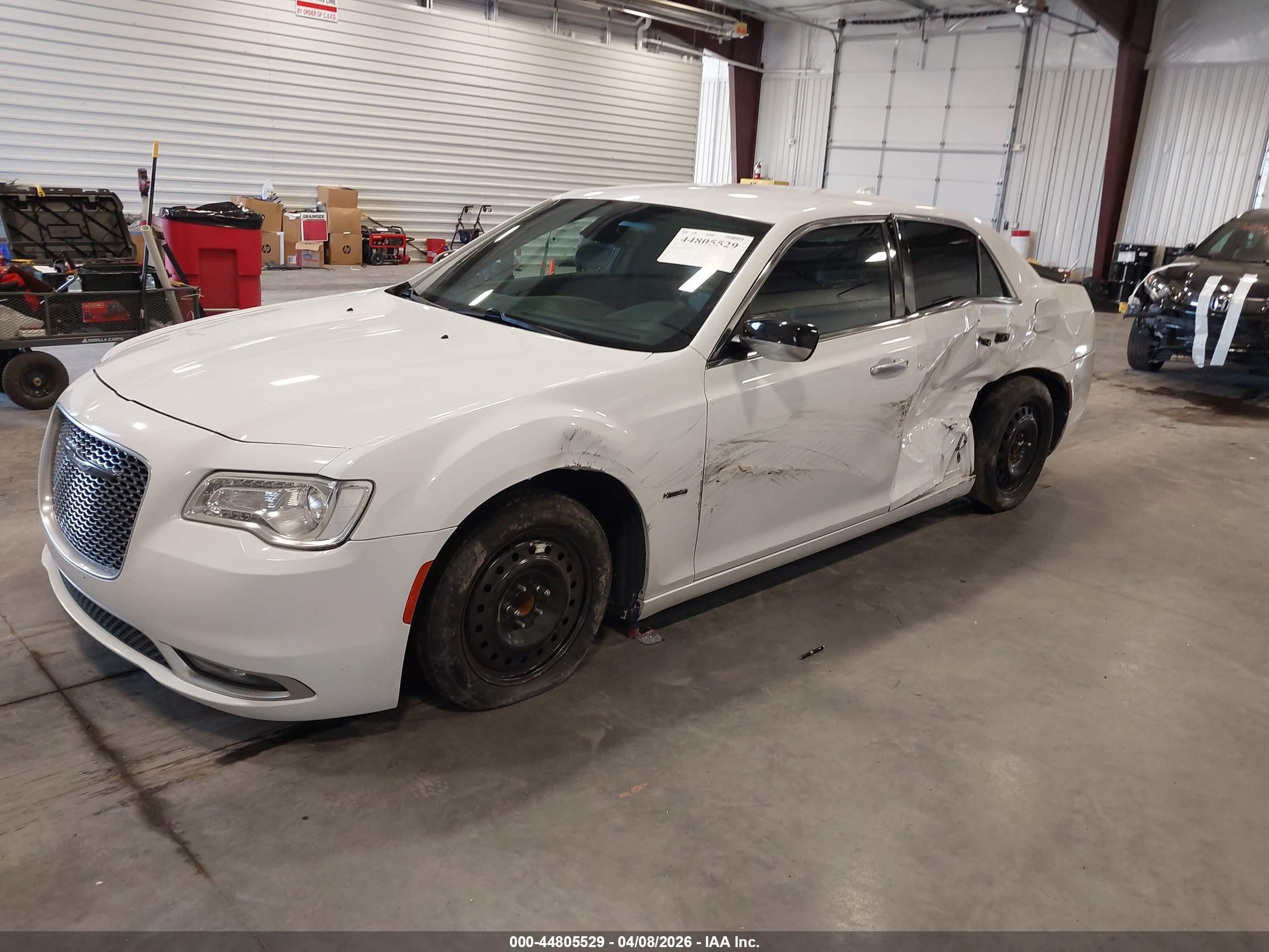 2018 Chrysler 300 C White vin: 2C3CCAPT2JH223829