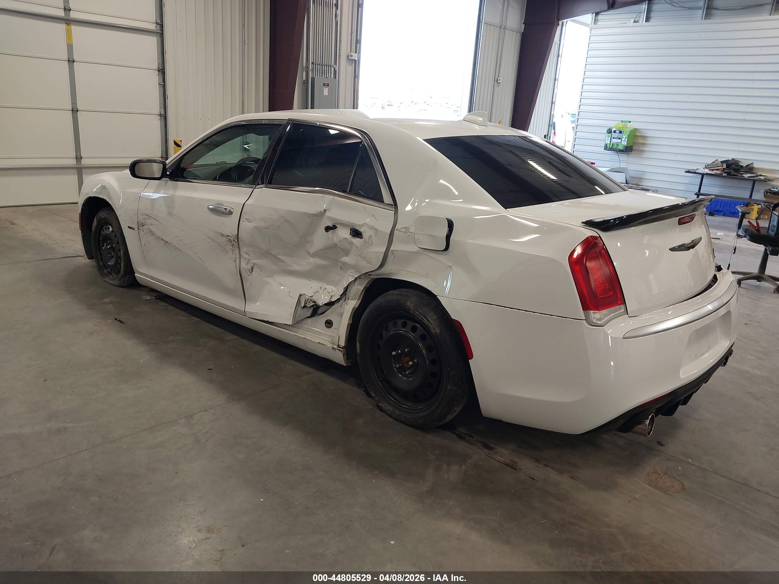 2018 Chrysler 300 C White vin: 2C3CCAPT2JH223829