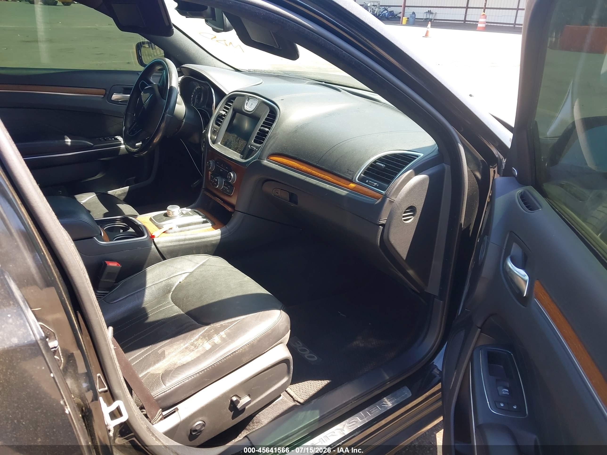 2015 Chrysler 300c Platinum Black vin: 2C3CCAPT5FH743627