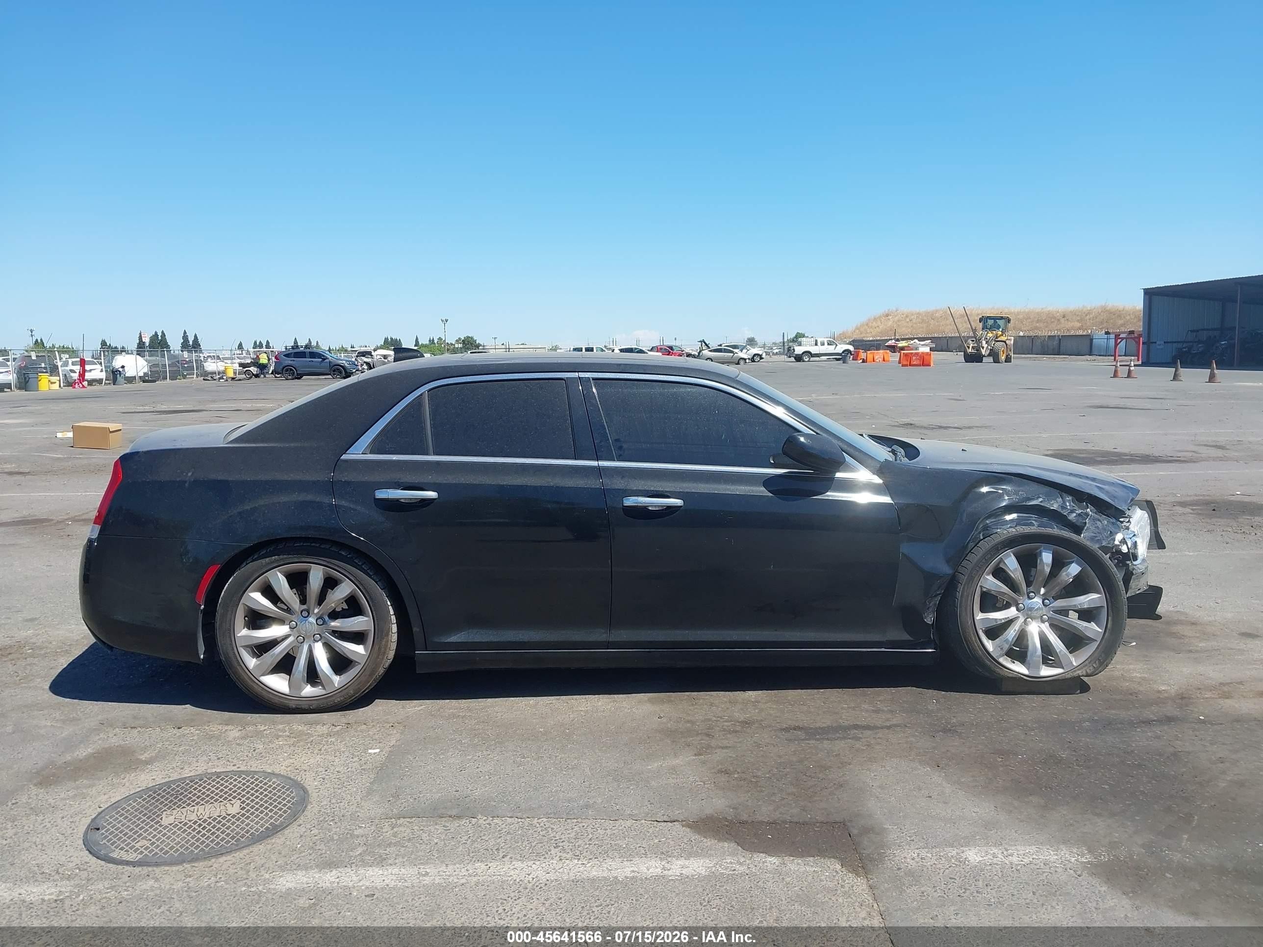 2015 Chrysler 300c Platinum Black vin: 2C3CCAPT5FH743627