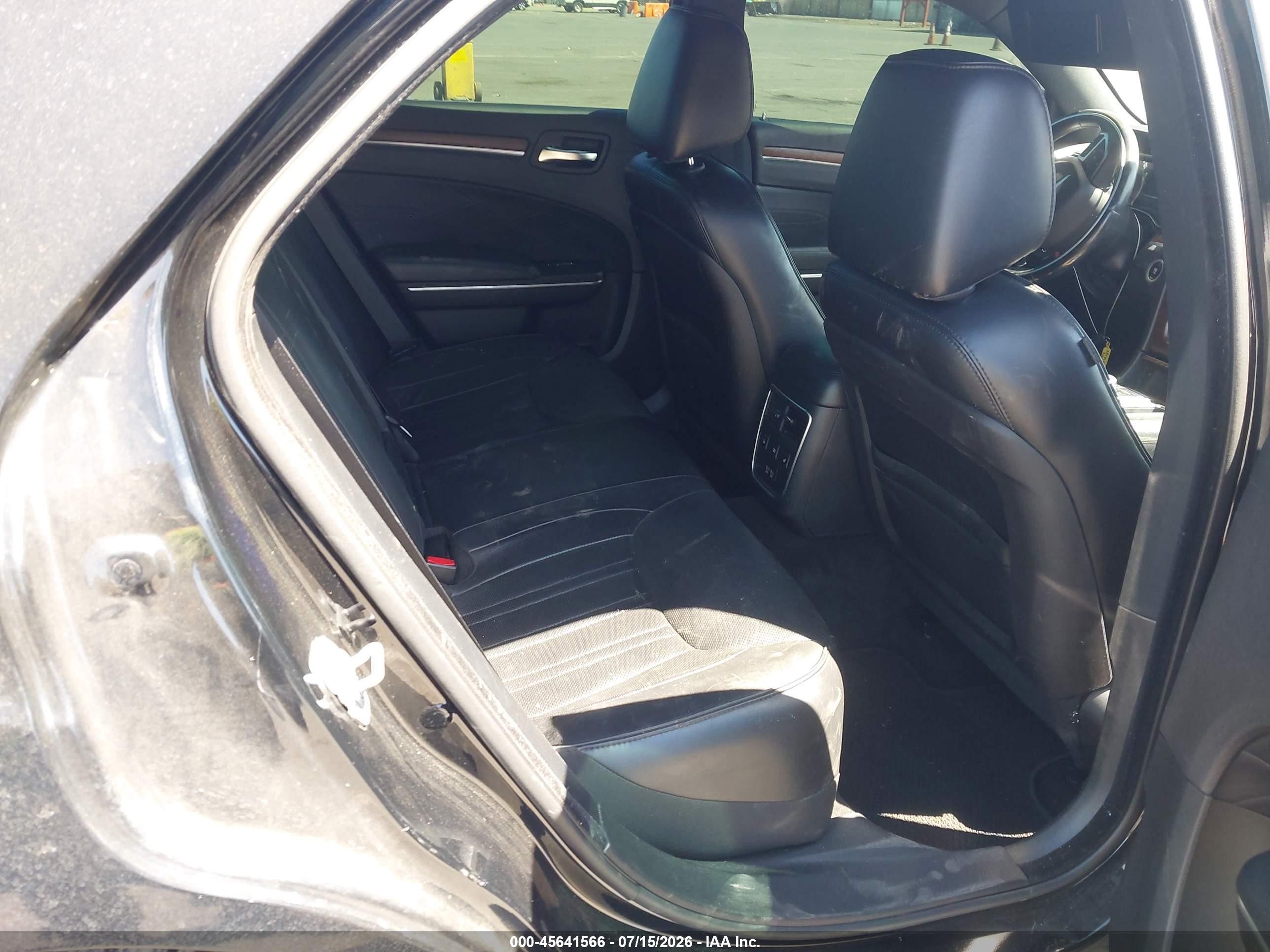 2015 Chrysler 300c Platinum Black vin: 2C3CCAPT5FH743627