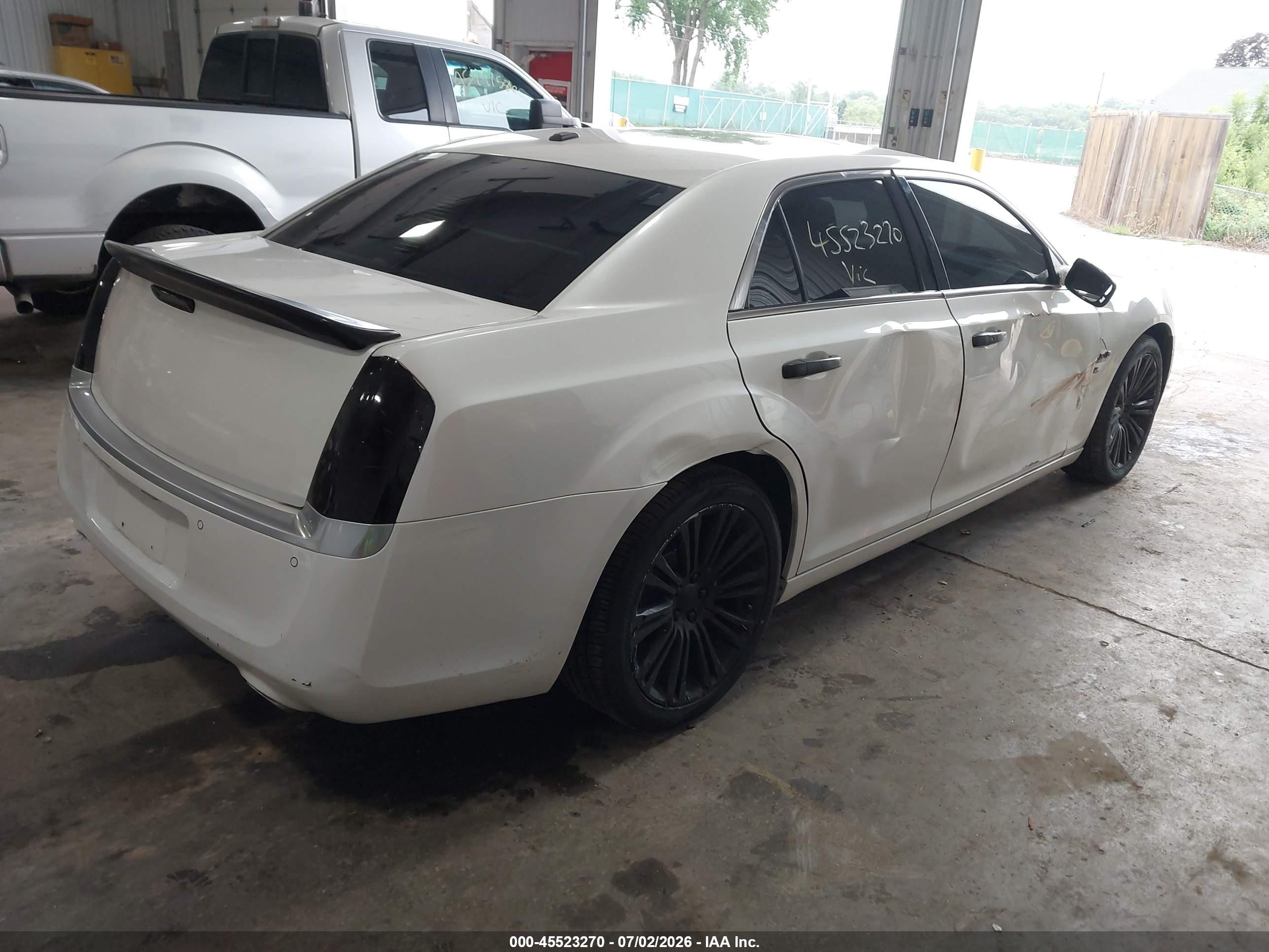 2012 Chrysler 300c Luxury Series White vin: 2C3CCAPT8CH289501