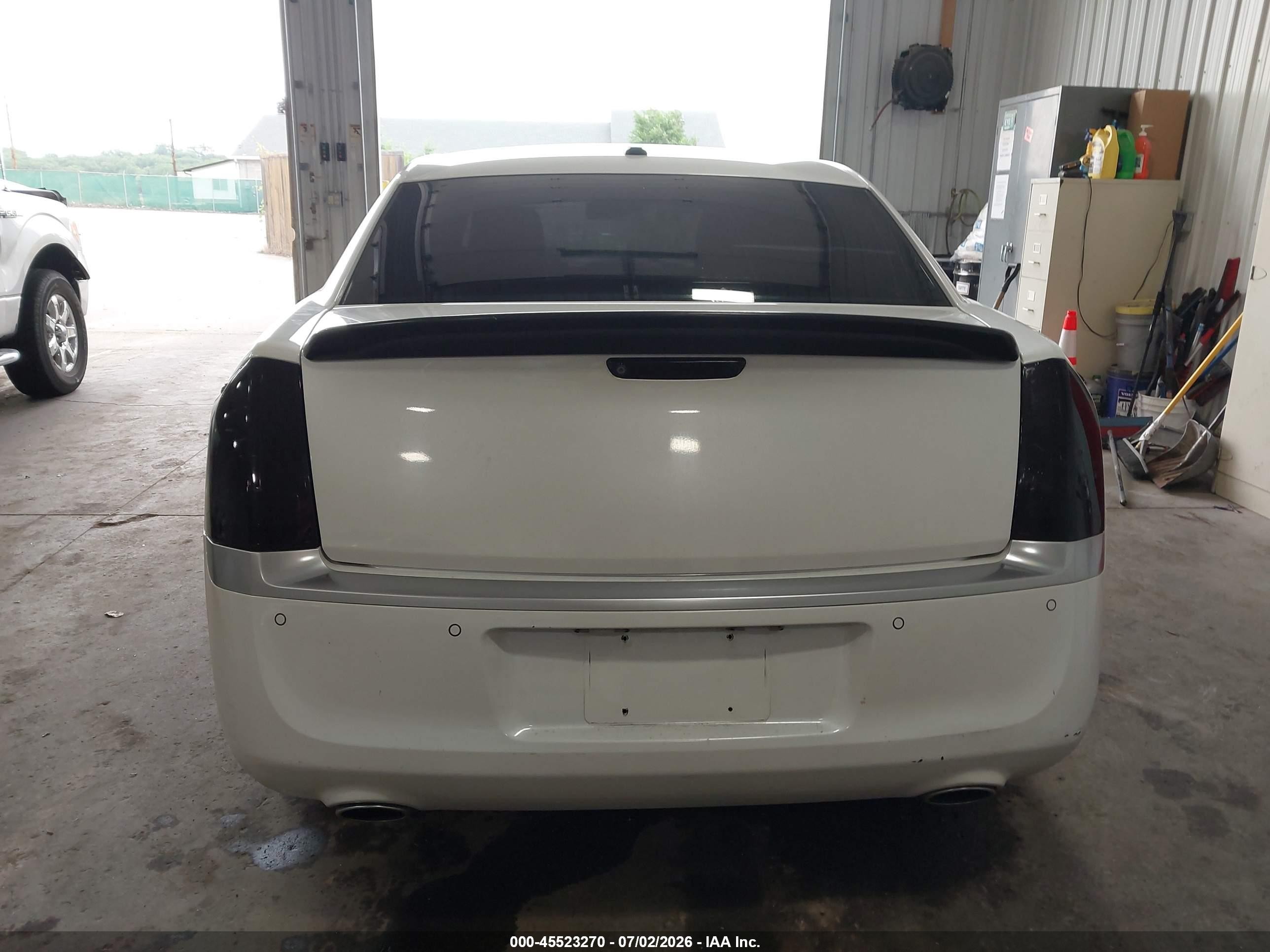 2012 Chrysler 300c Luxury Series White vin: 2C3CCAPT8CH289501