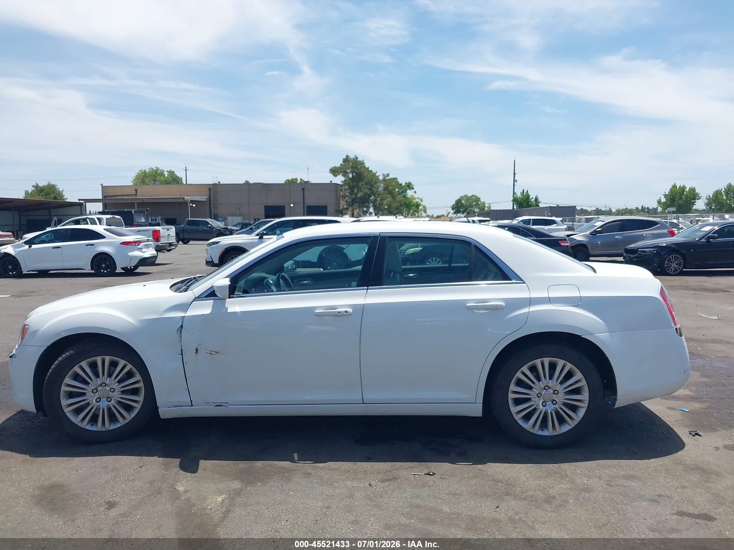 2013 Chrysler 300 Motown White vin: 2C3CCARG0DH533479