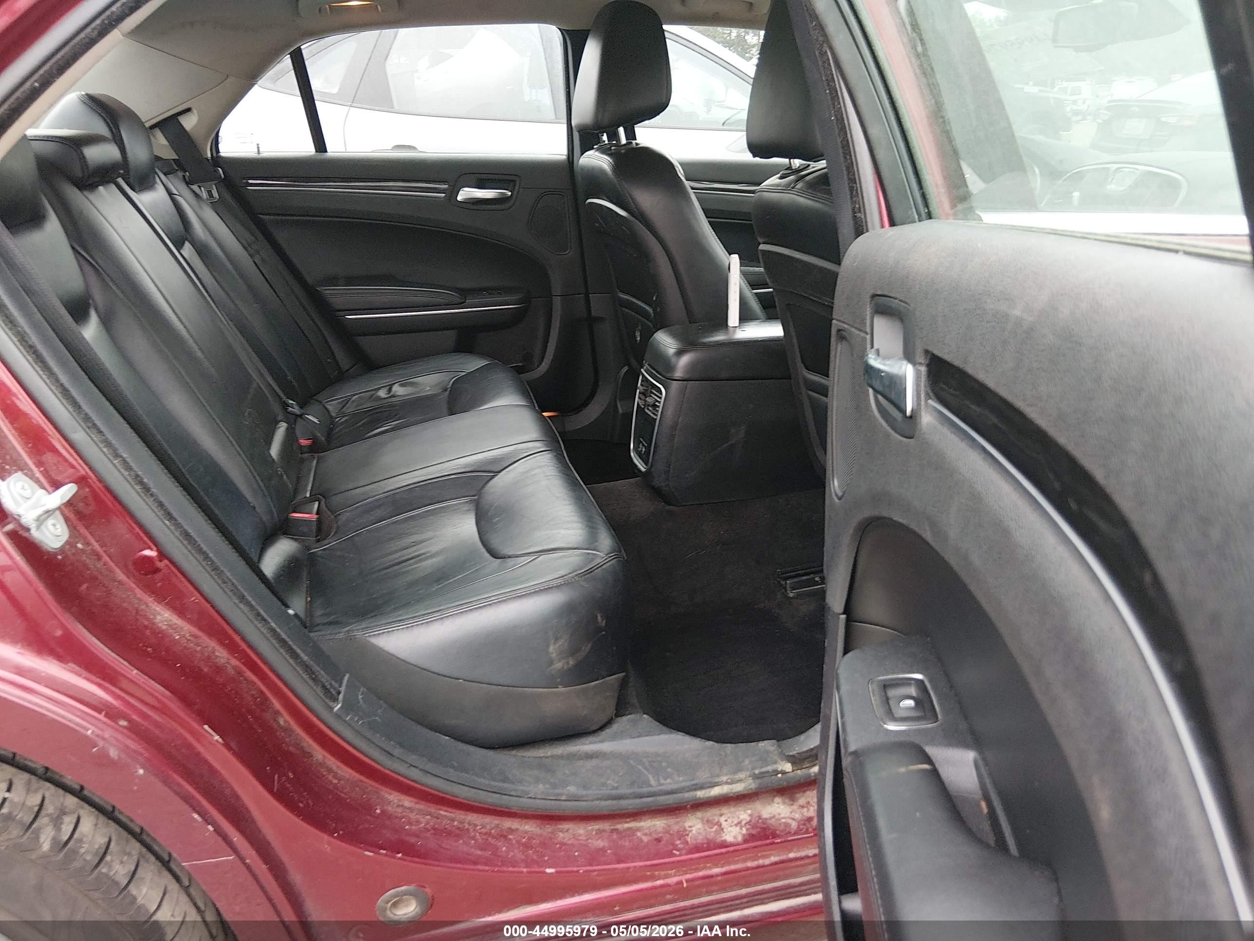 2015 Chrysler 300 Limited Burgundy vin: 2C3CCARG0FH820517