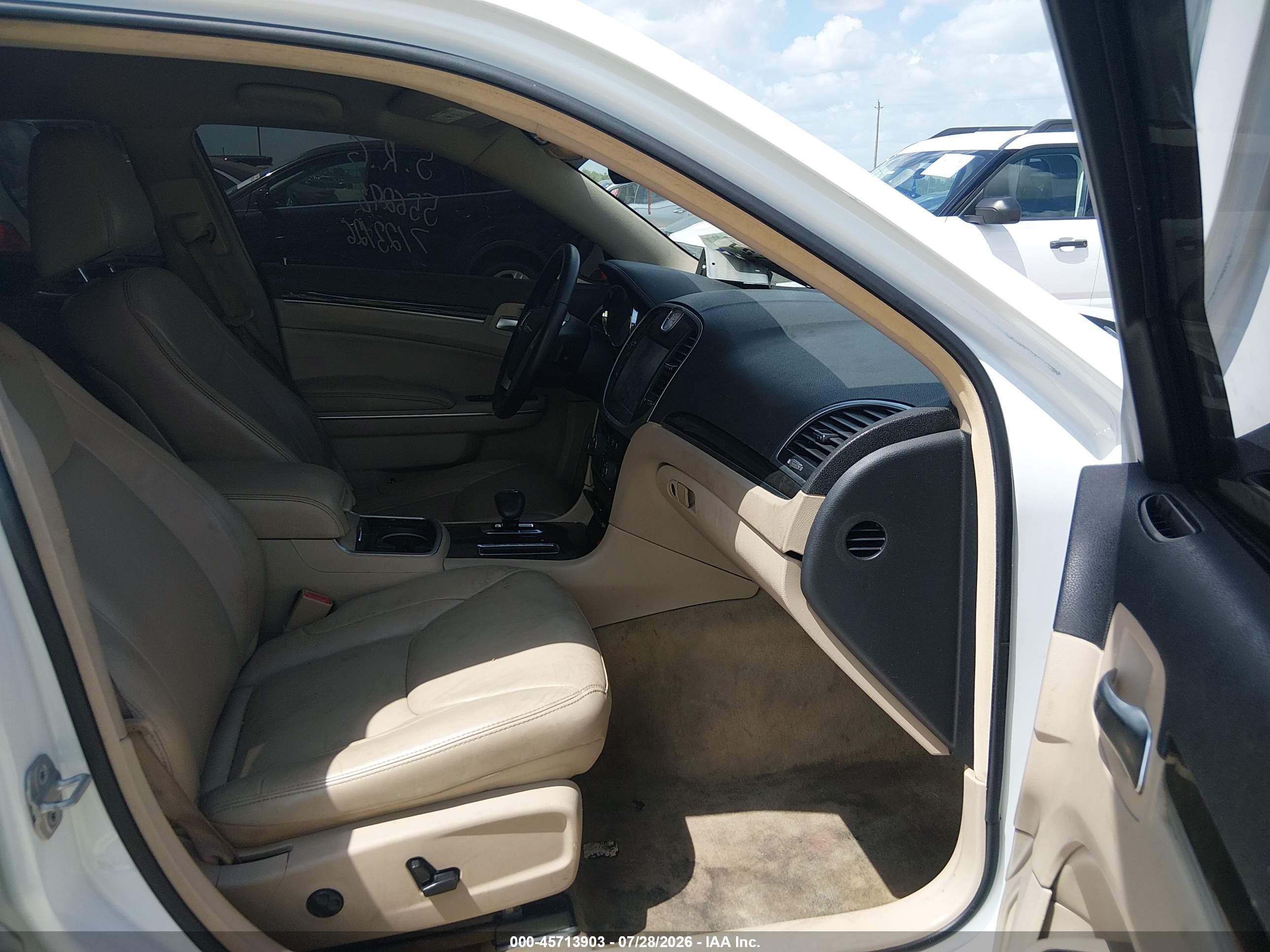 2013 Chrysler 300 Motown White vin: 2C3CCARG3DH528132