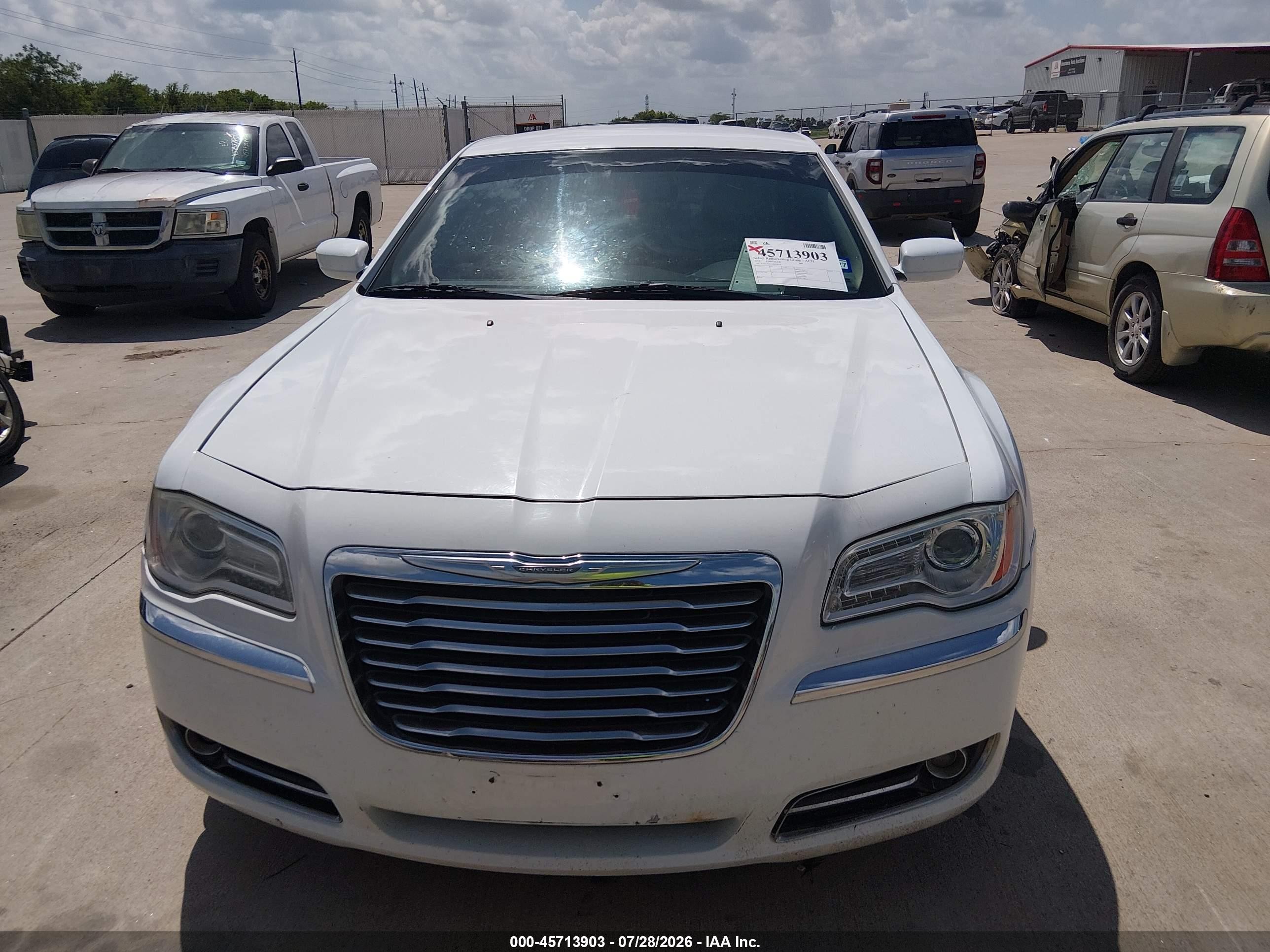 2013 Chrysler 300 Motown White vin: 2C3CCARG3DH528132