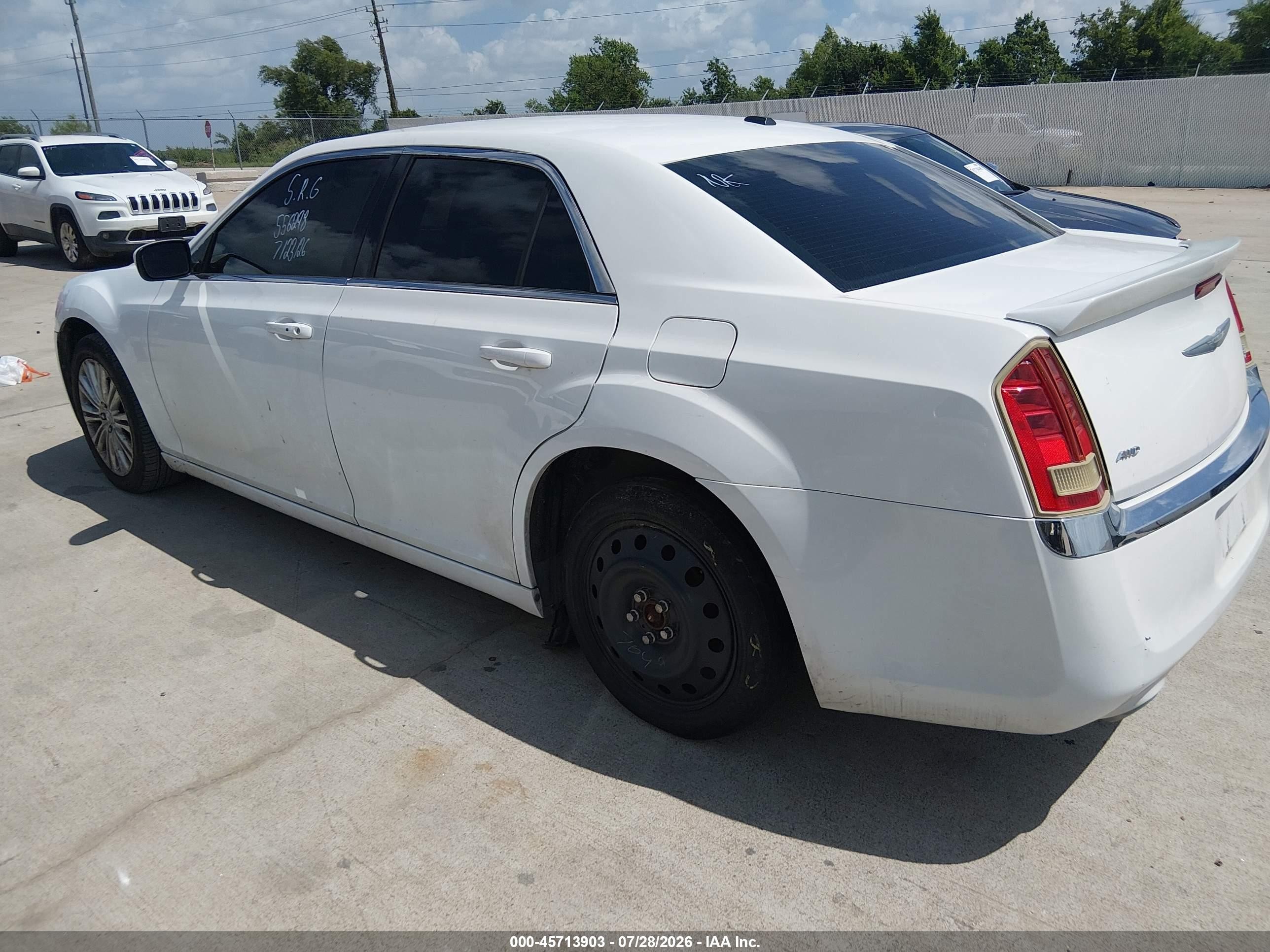 2013 Chrysler 300 Motown White vin: 2C3CCARG3DH528132