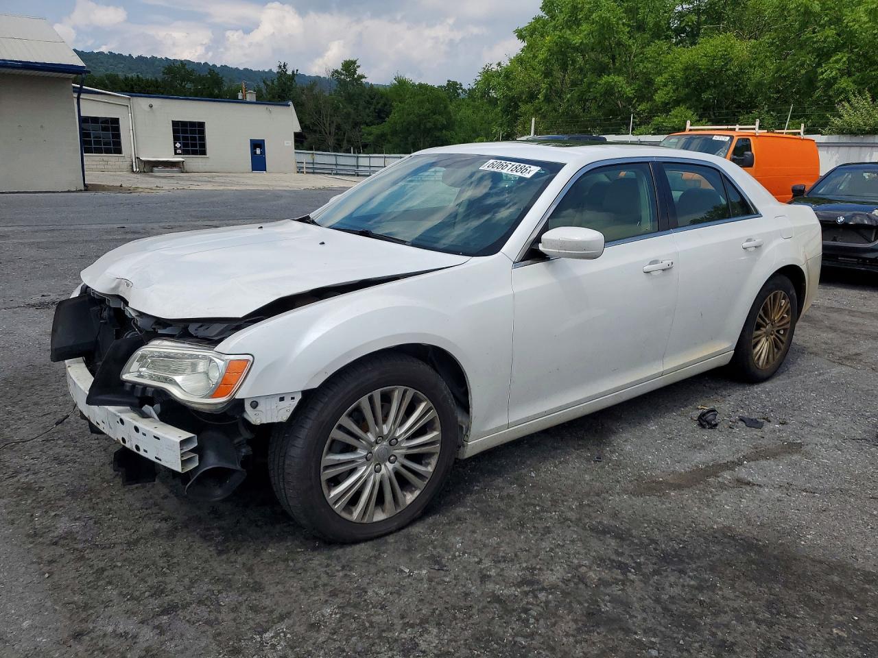 2013 Chrysler 300 White vin: 2C3CCARG3DH560028