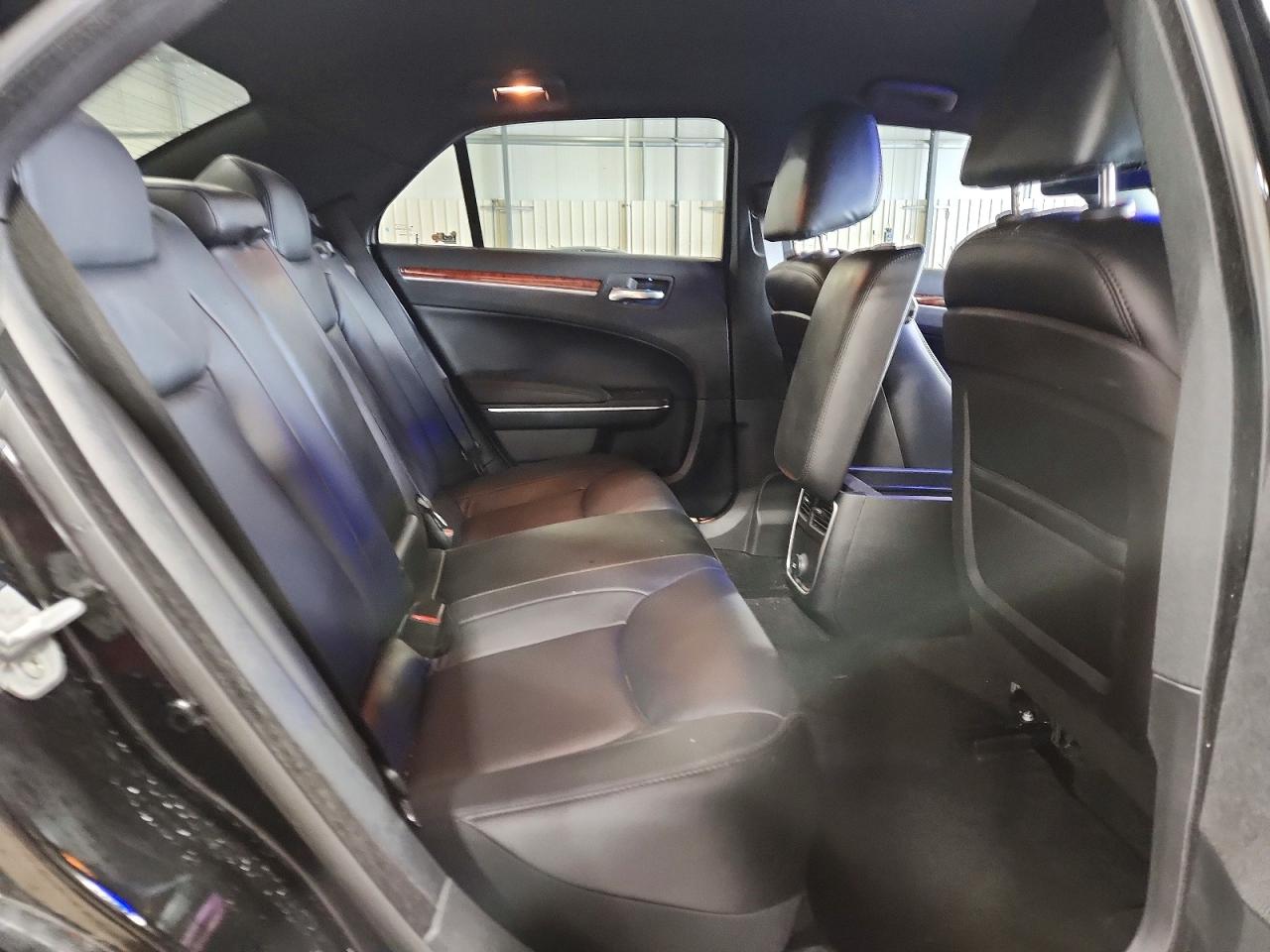 2013 Chrysler 300 Black vin: 2C3CCARG3DH739489