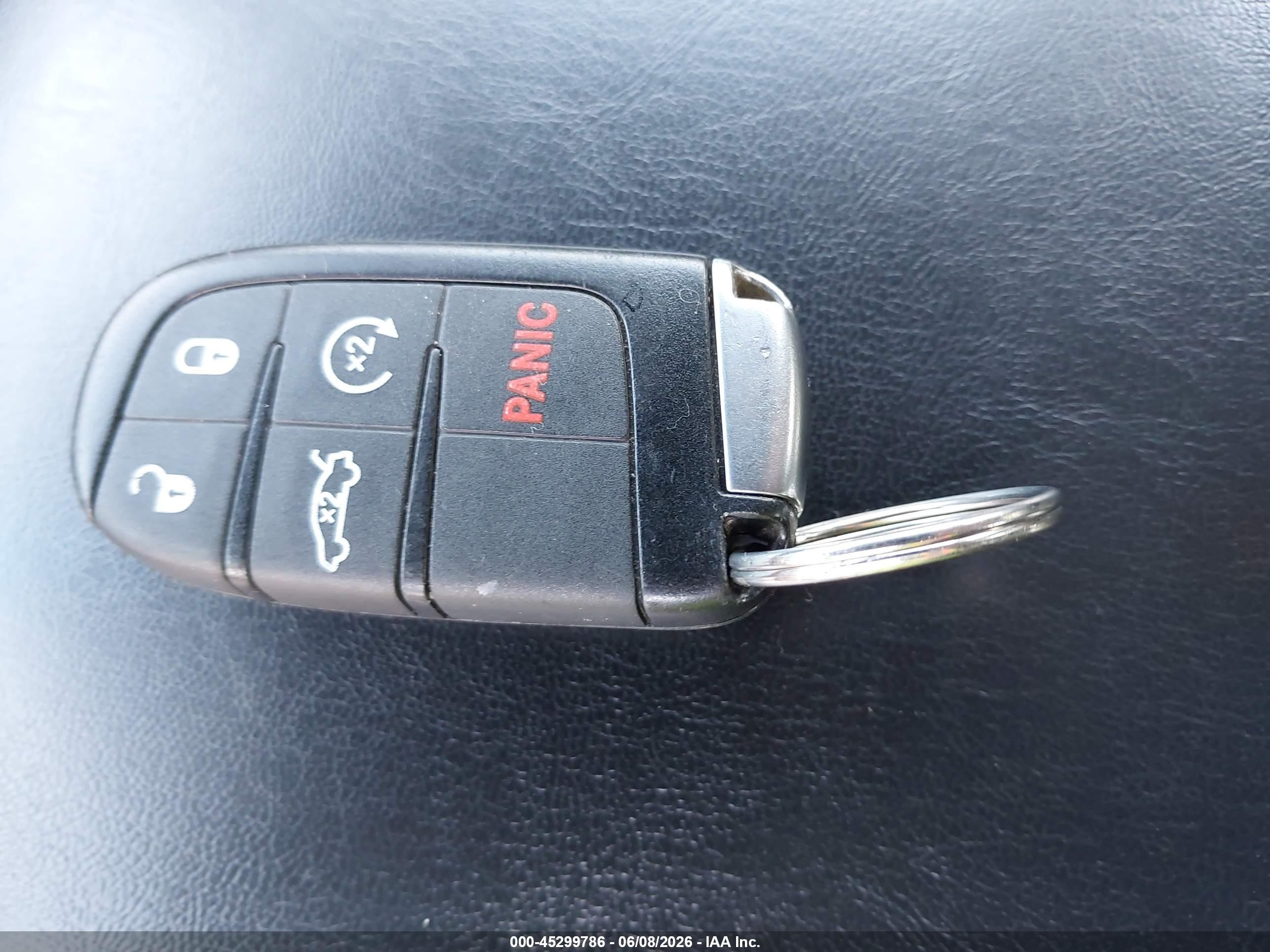 2014 Chrysler 300   Red vin: 2C3CCARG3EH253136