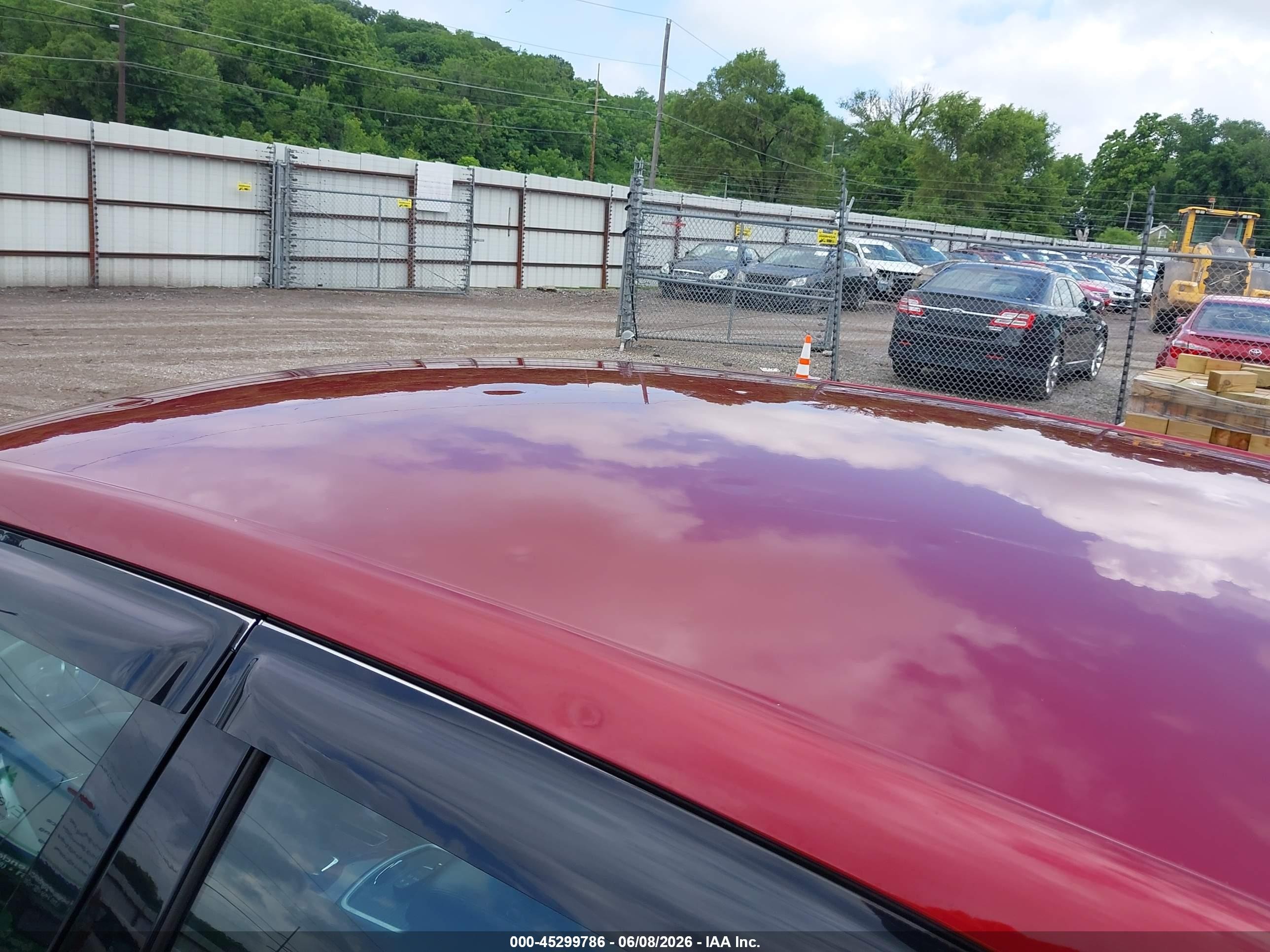 2014 Chrysler 300   Red vin: 2C3CCARG3EH253136