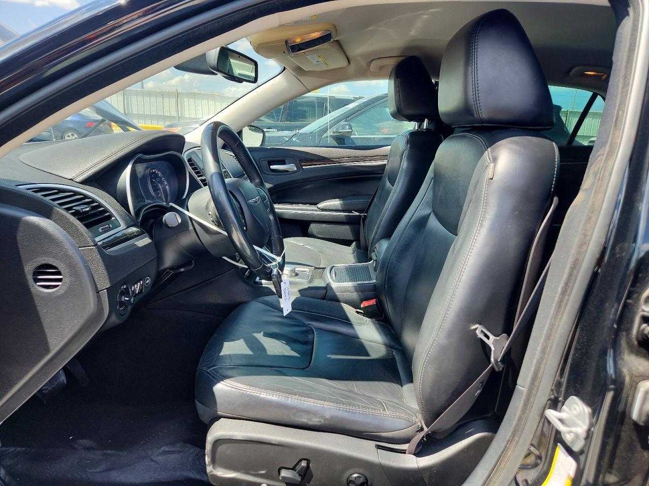 2015 Chrysler 300 Limited Черный vin: 2C3CCARG3FH876399
