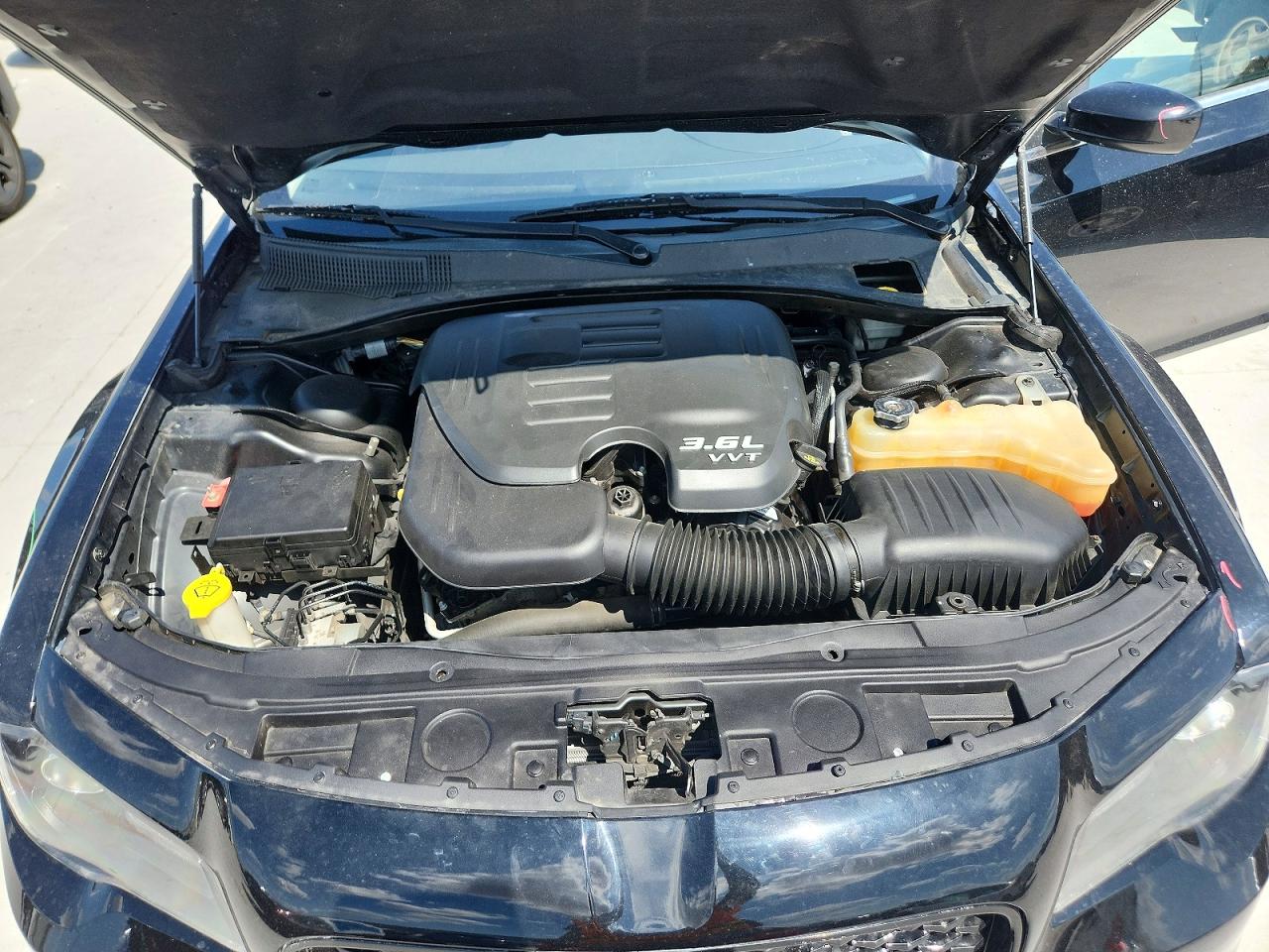 2015 Chrysler 300 Limited Черный vin: 2C3CCARG3FH876399