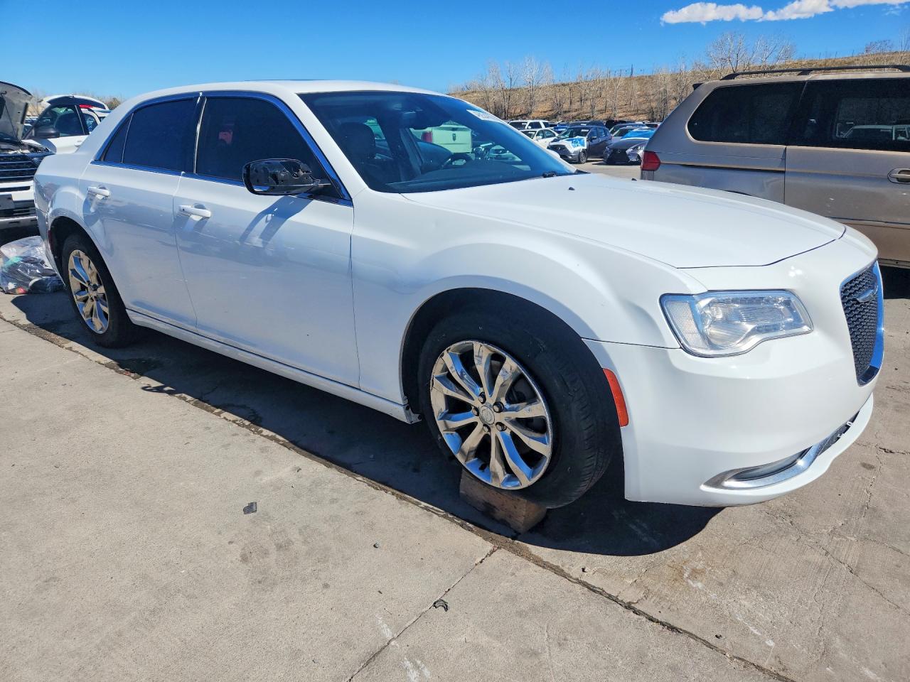 2016 Chrysler 300 Limited White vin: 2C3CCARG3GH270506