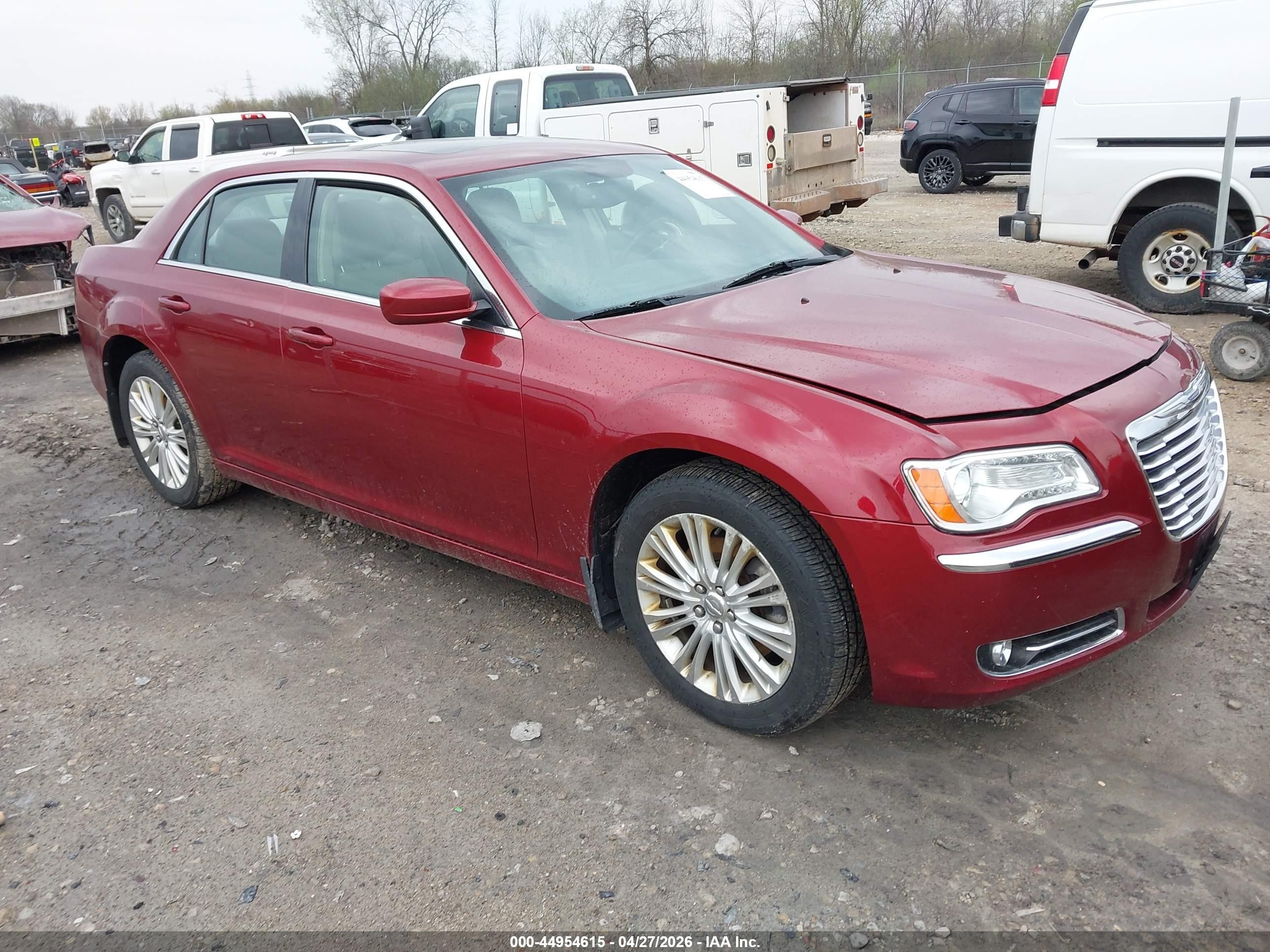 2014 Chrysler 300   Red vin: 2C3CCARG4EH157757