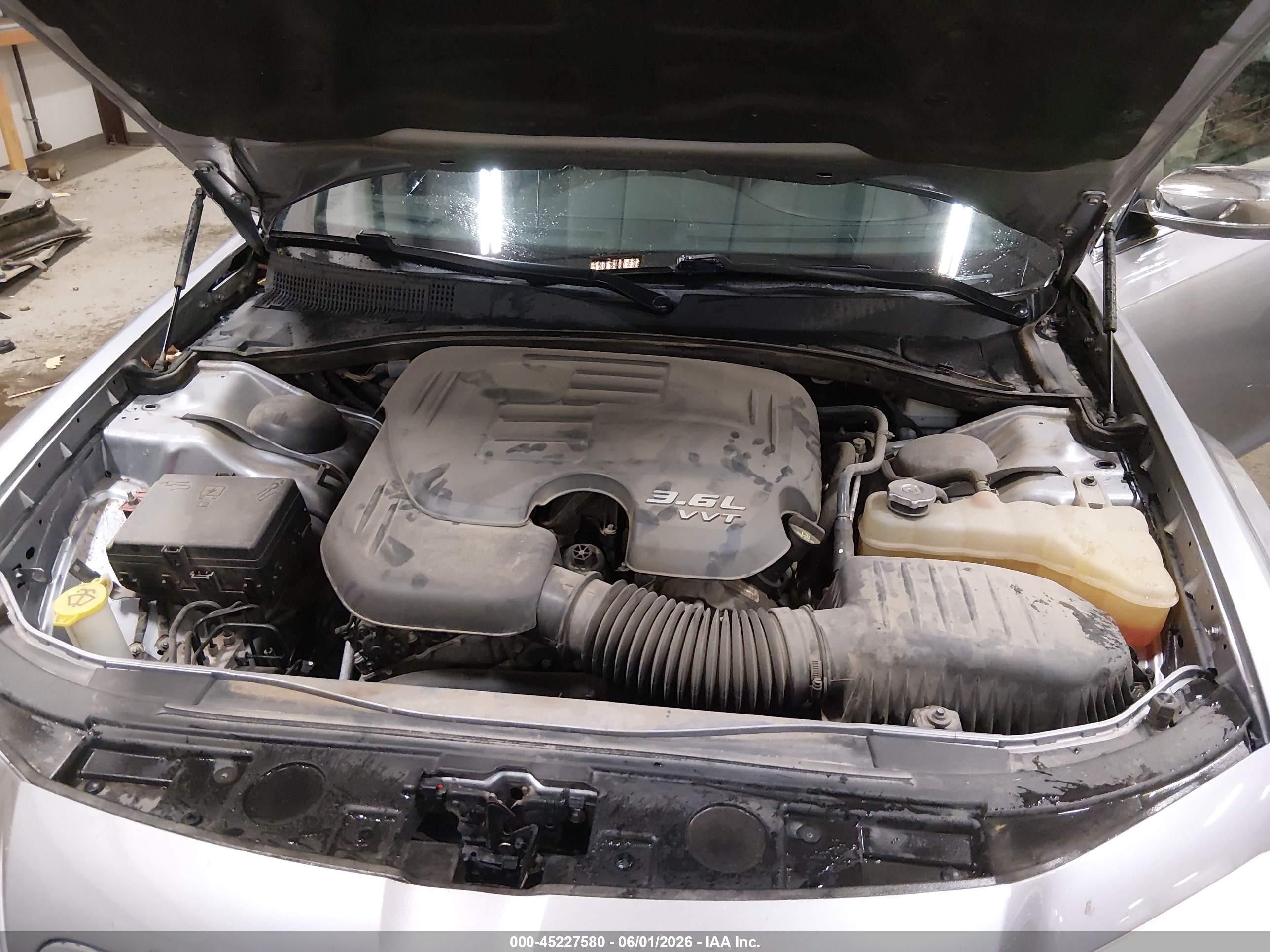 2014 Chrysler 300   Серый vin: 2C3CCARG4EH352726