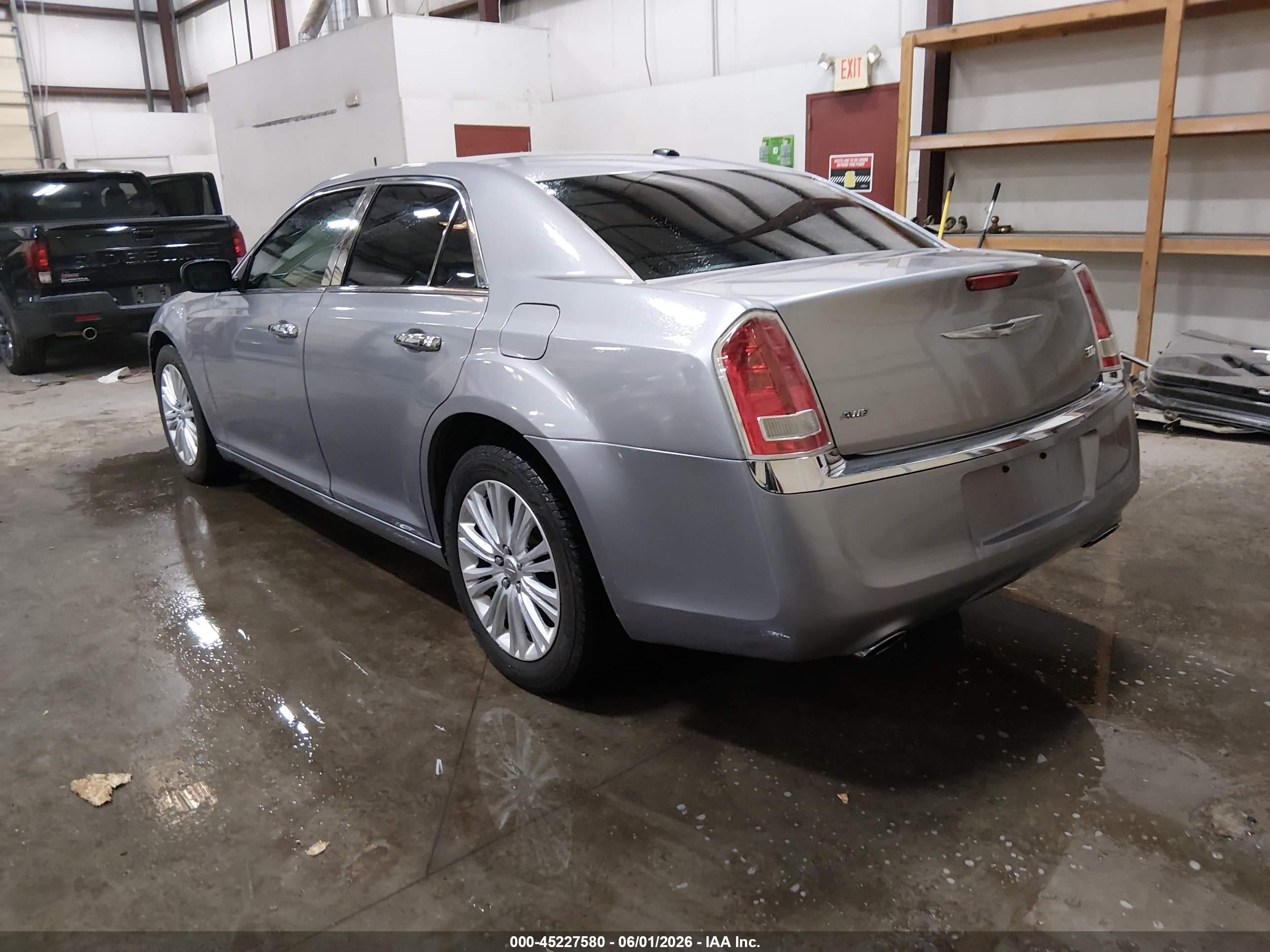 2014 Chrysler 300   Серый vin: 2C3CCARG4EH352726