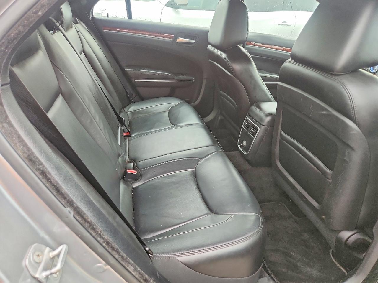 2014 Chrysler 300 Серебряный vin: 2C3CCARG4EH376895