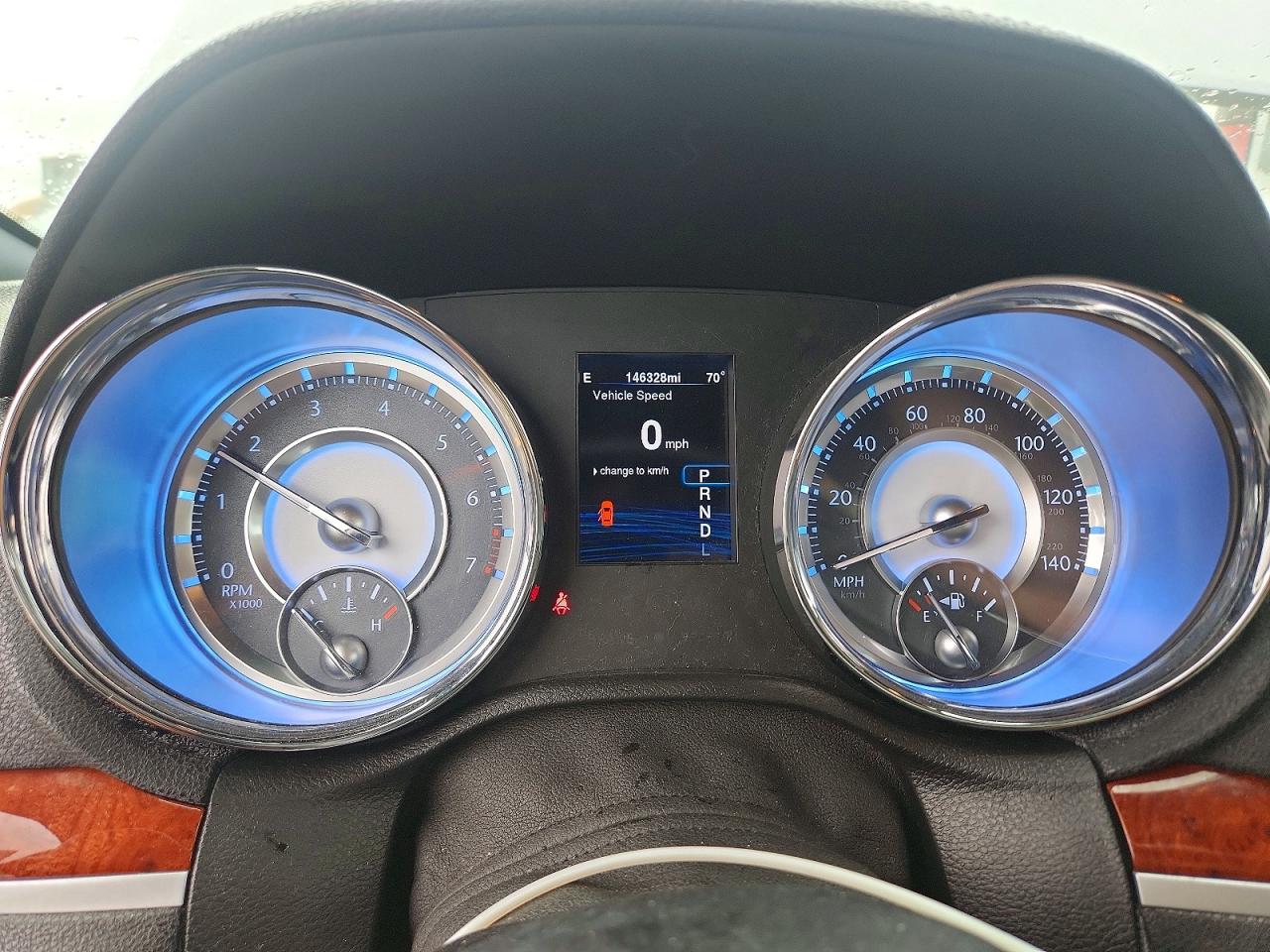 2014 Chrysler 300 Серебряный vin: 2C3CCARG4EH376895