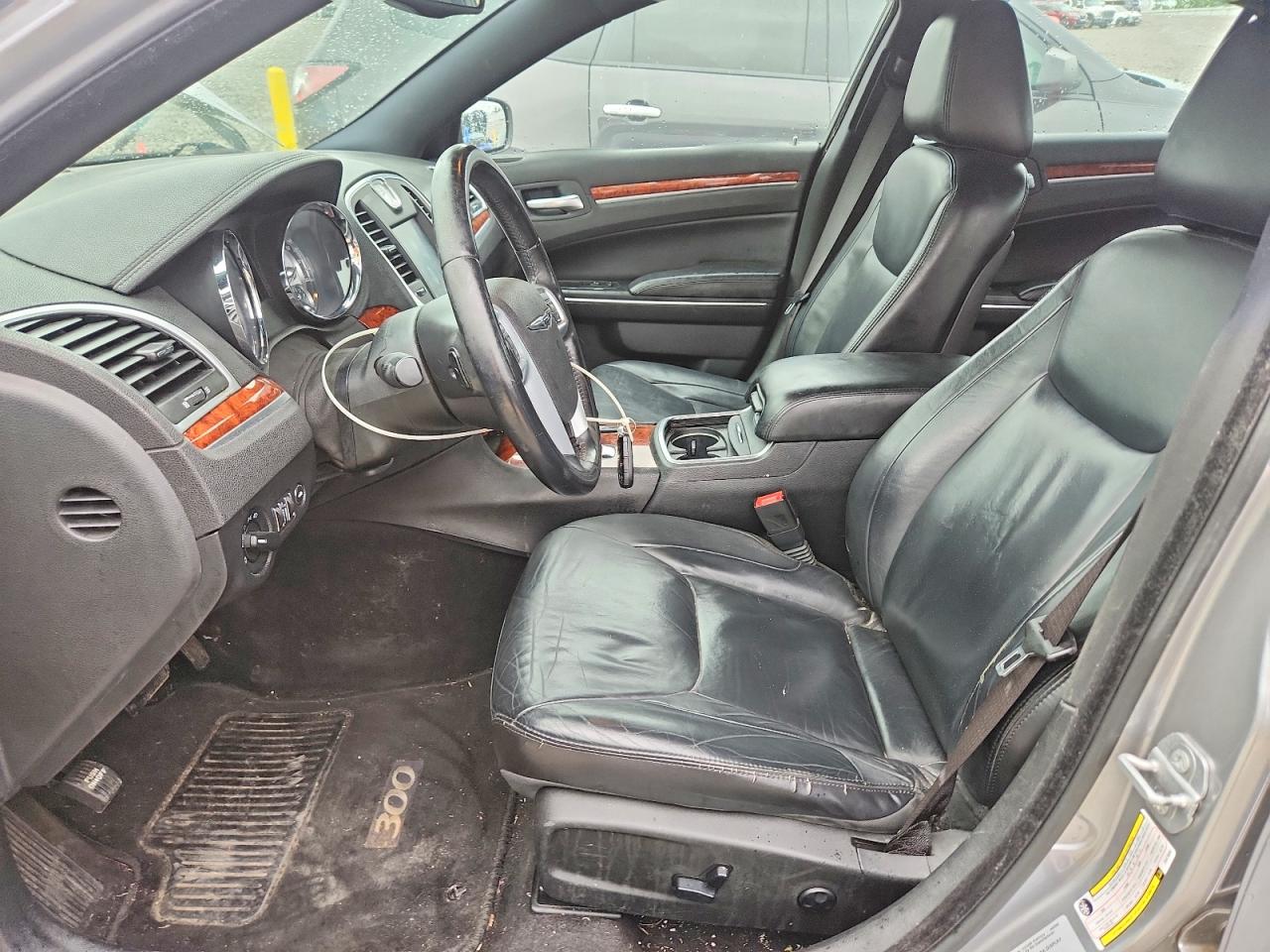 2014 Chrysler 300 Серебряный vin: 2C3CCARG4EH376895