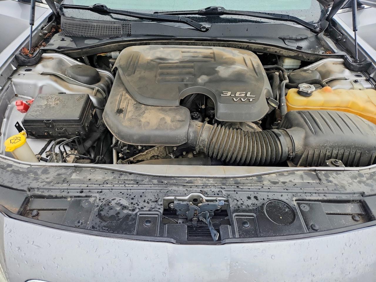 2014 Chrysler 300 Серебряный vin: 2C3CCARG4EH376895