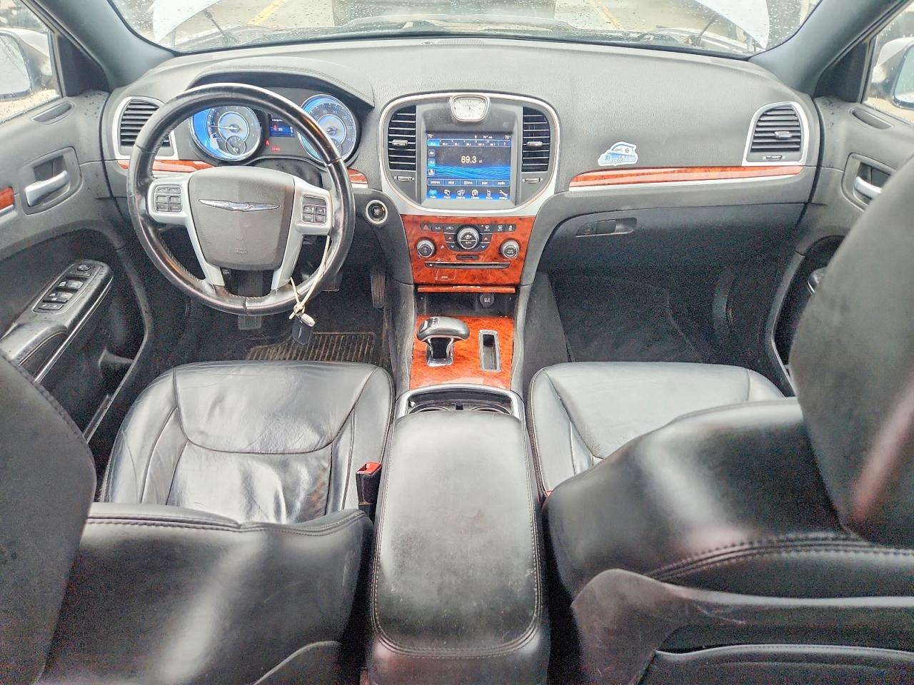 2014 Chrysler 300 Серебряный vin: 2C3CCARG4EH376895