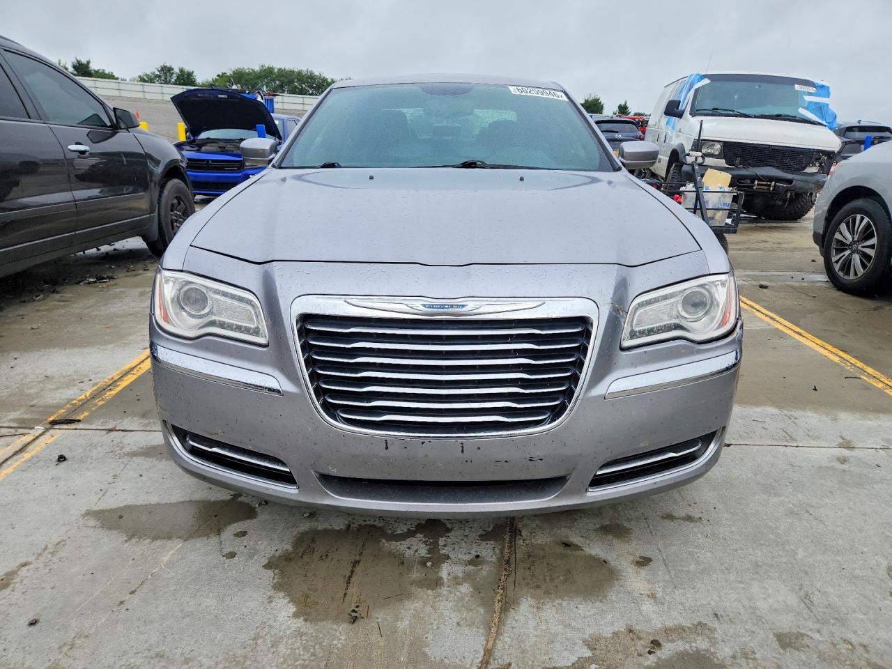 2014 Chrysler 300 Серебряный vin: 2C3CCARG4EH376895