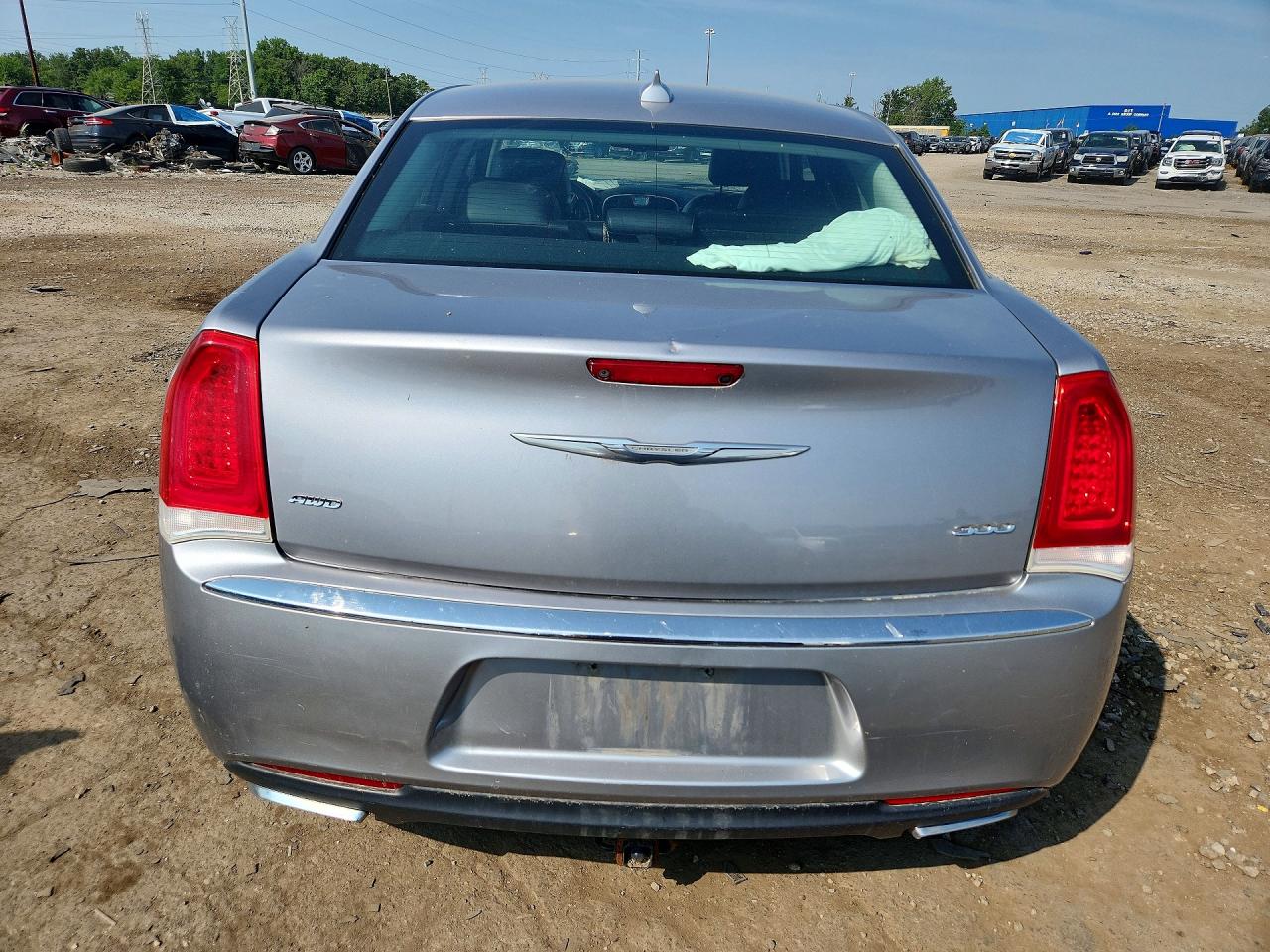 2015 Chrysler 300 Limited Silver vin: 2C3CCARG4FH760693