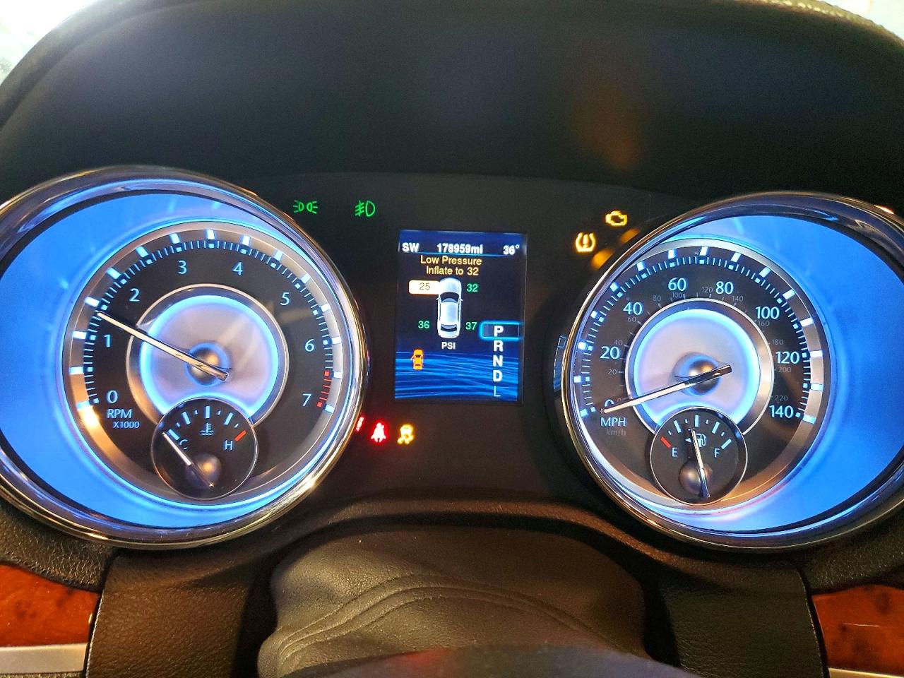 2014 Chrysler 300 Blue vin: 2C3CCARG5EH378154