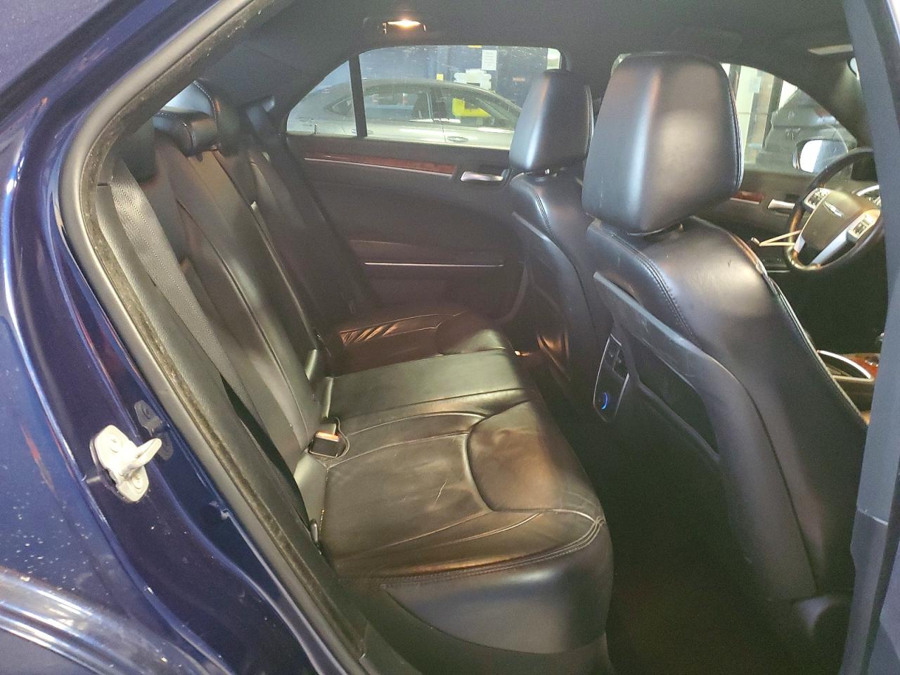 2014 Chrysler 300 Blue vin: 2C3CCARG5EH378154