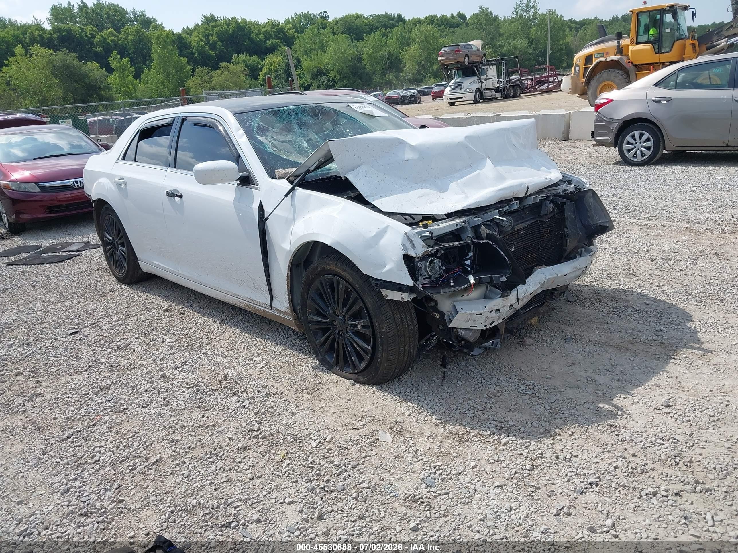 2014 Chrysler 300   White vin: 2C3CCARG5EH384374