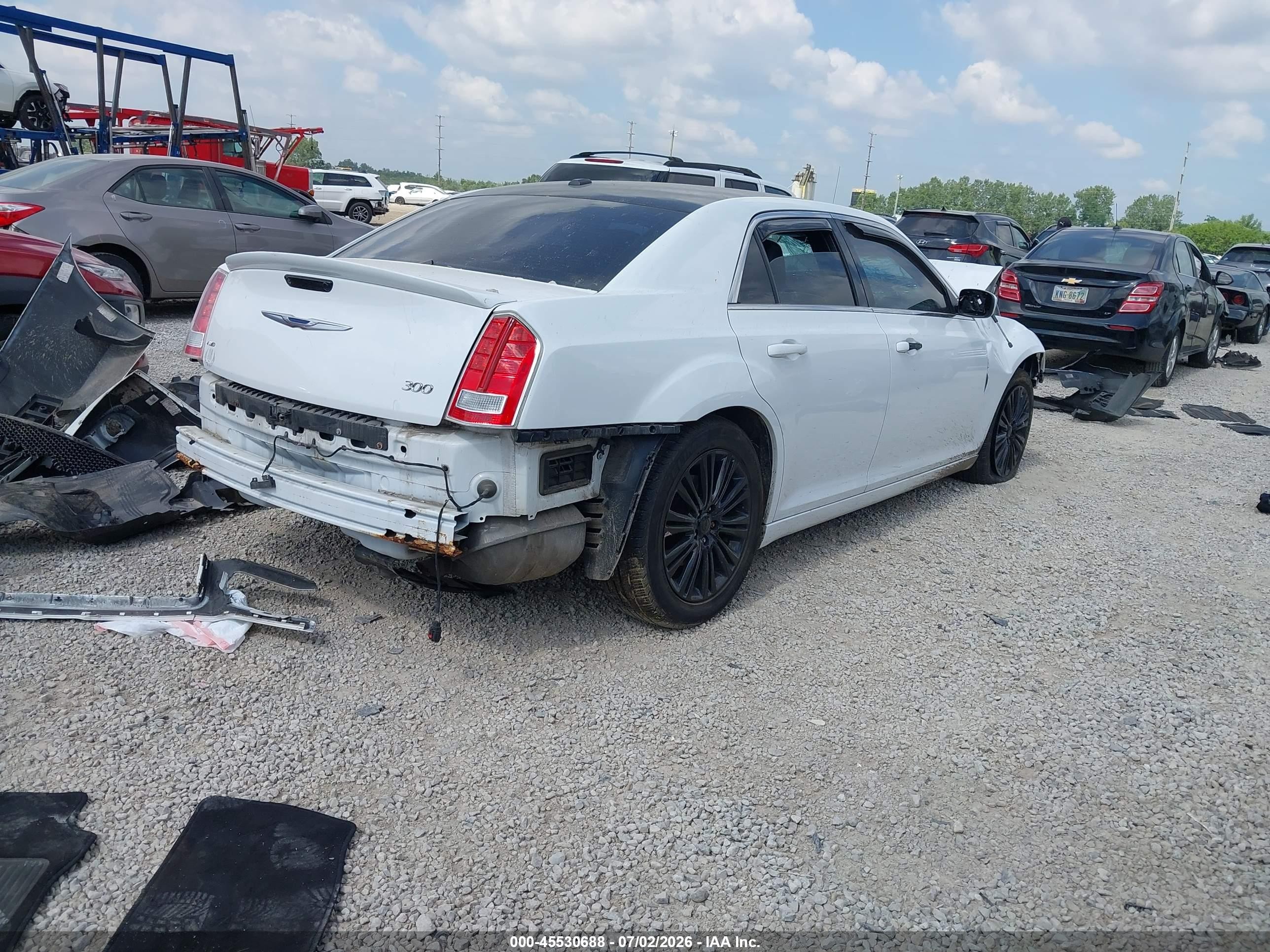 2014 Chrysler 300   White vin: 2C3CCARG5EH384374