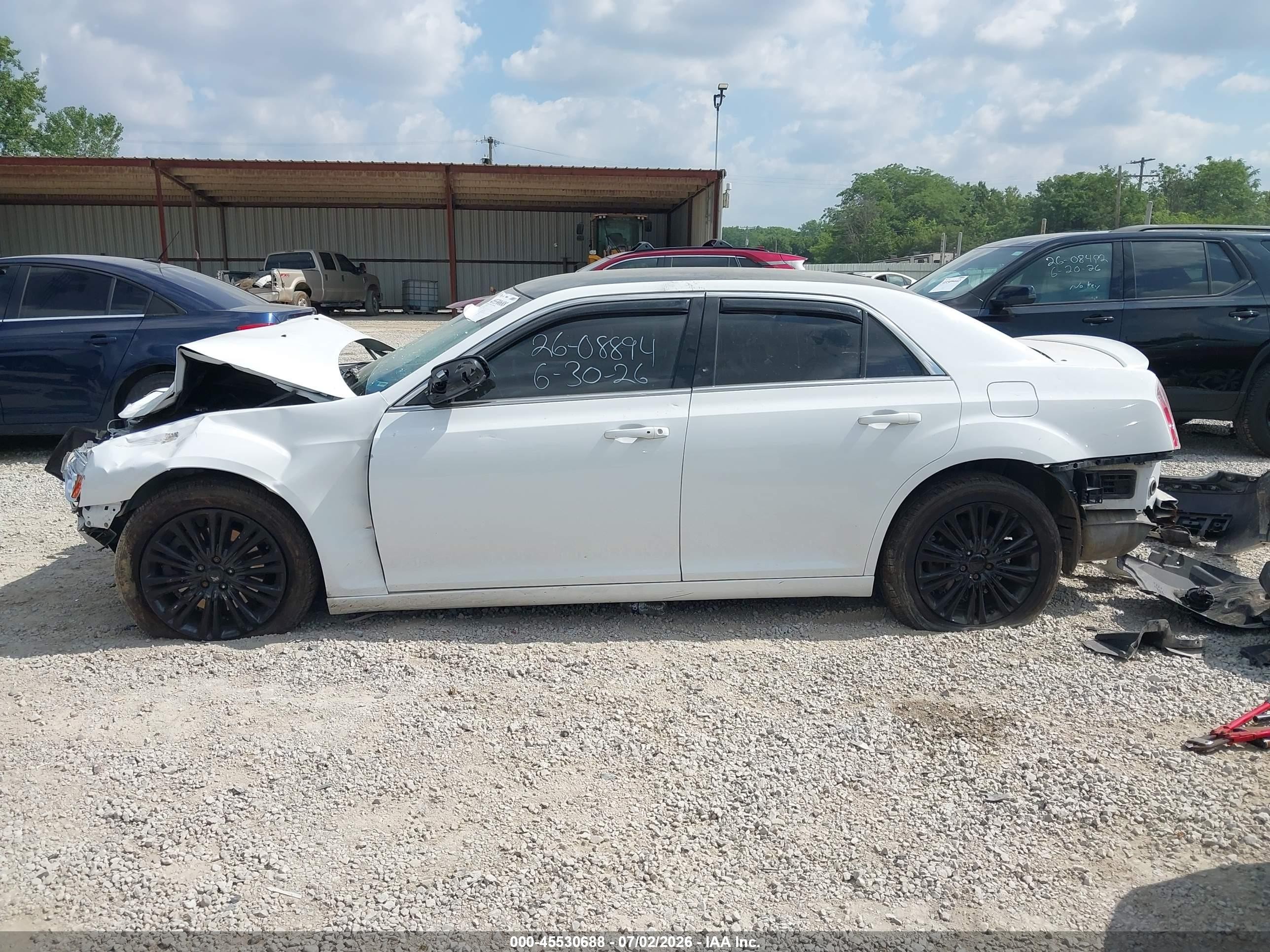 2014 Chrysler 300   White vin: 2C3CCARG5EH384374