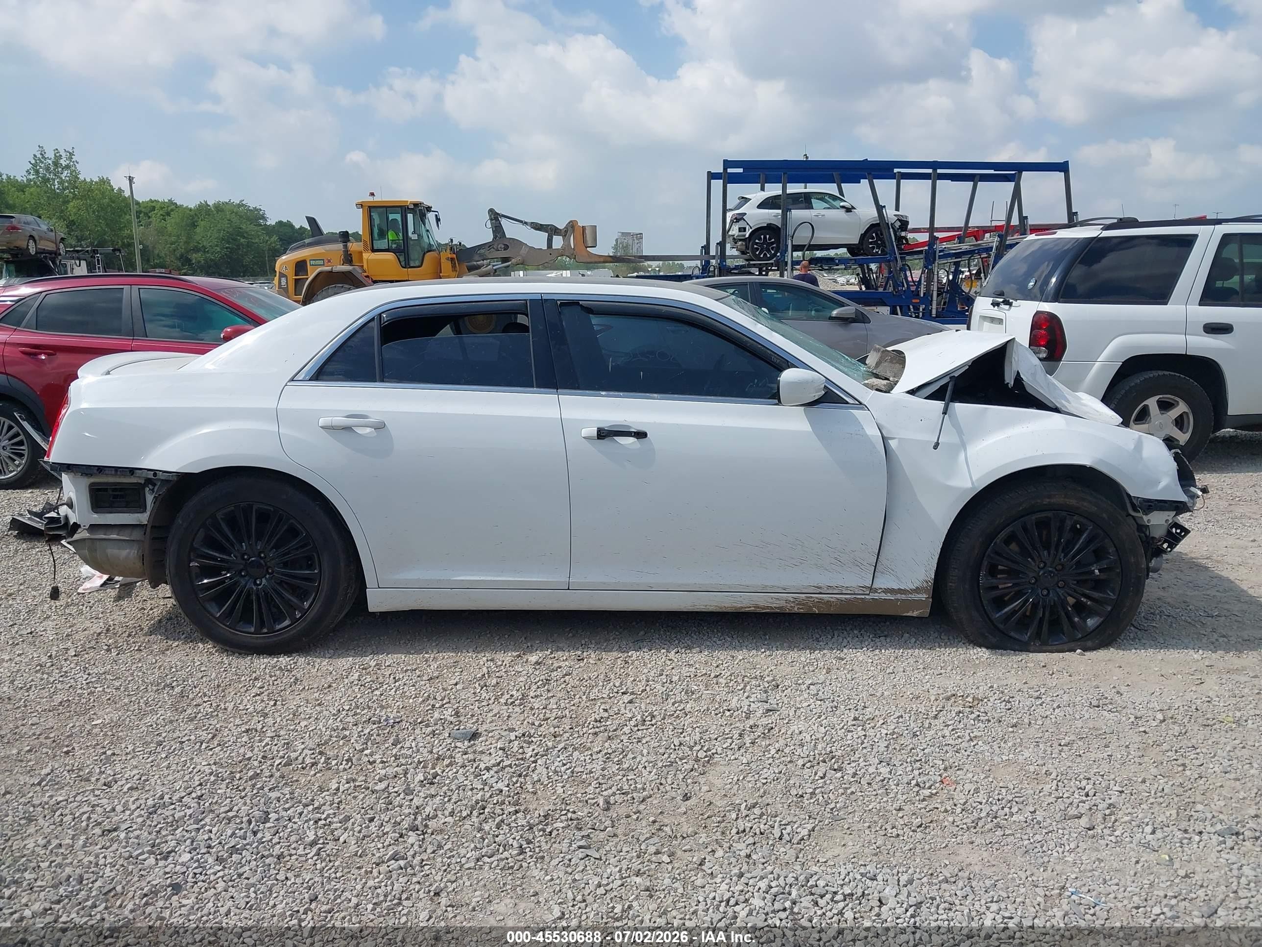 2014 Chrysler 300   White vin: 2C3CCARG5EH384374