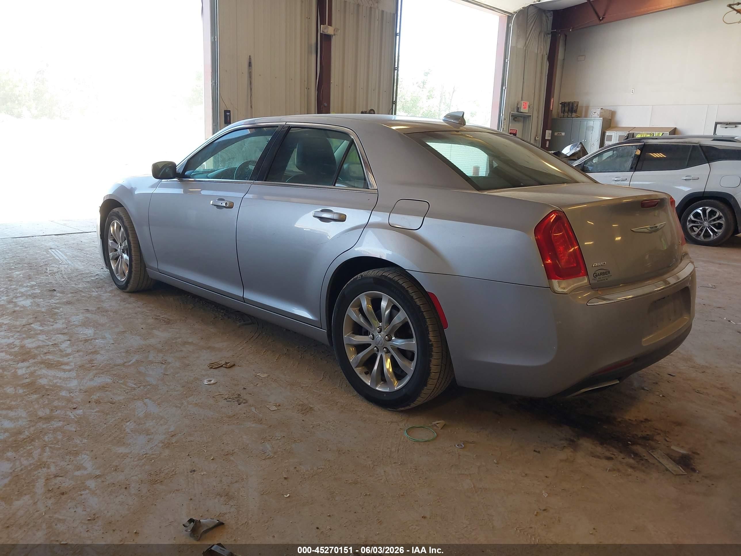 2015 Chrysler 300 Limited Silver vin: 2C3CCARG5FH923397