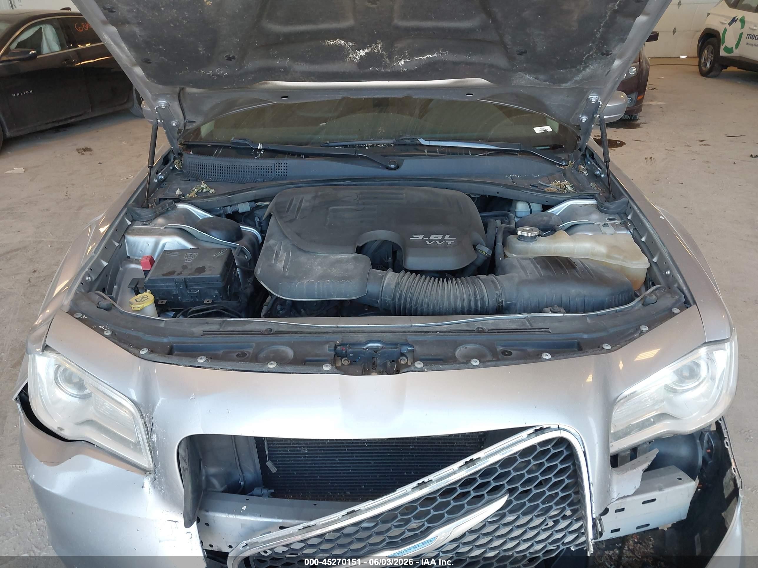 2015 Chrysler 300 Limited Silver vin: 2C3CCARG5FH923397