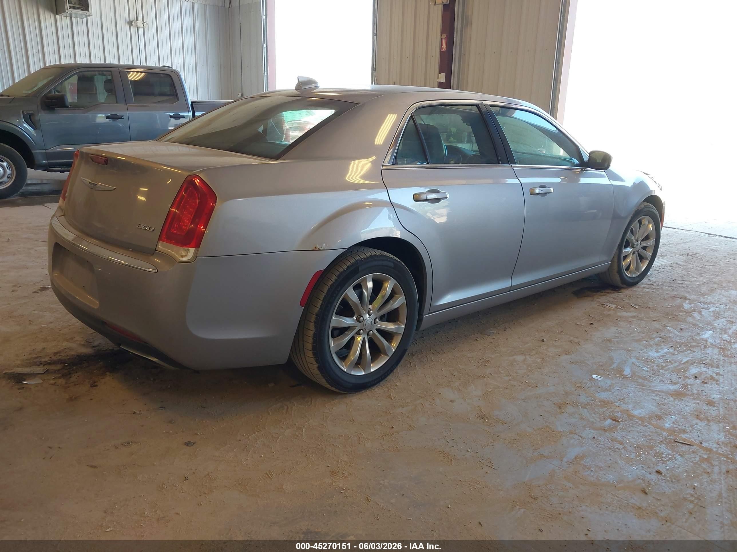 2015 Chrysler 300 Limited Silver vin: 2C3CCARG5FH923397
