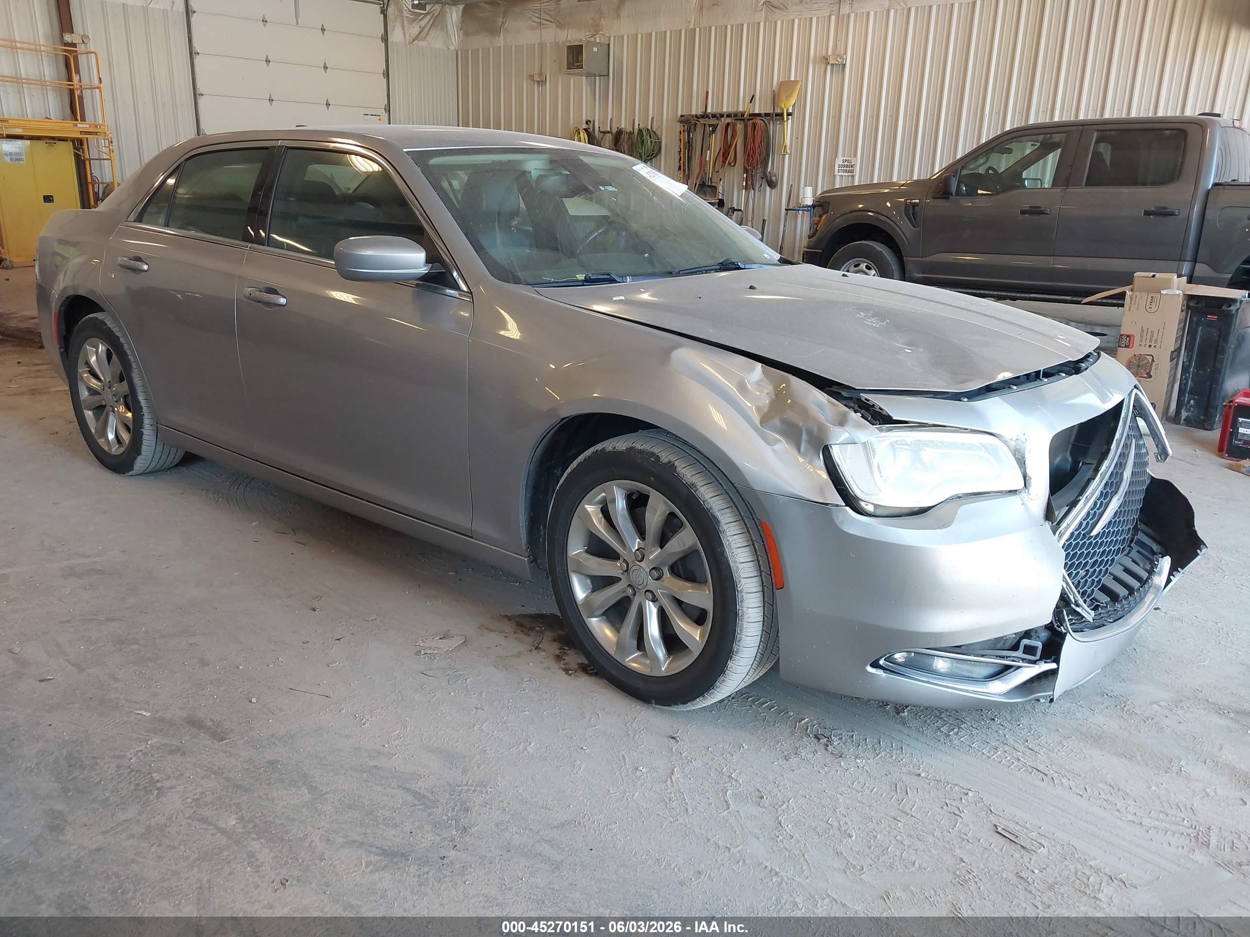 2015 Chrysler 300 Limited Silver vin: 2C3CCARG5FH923397