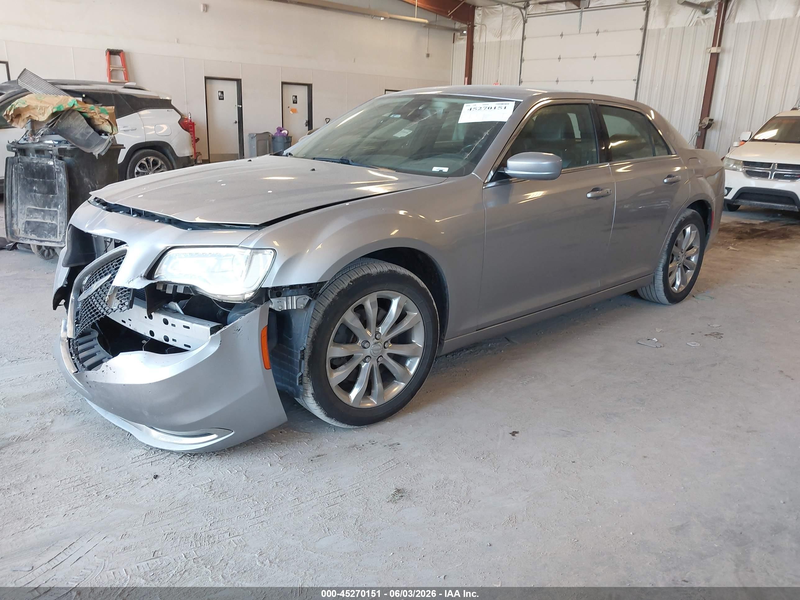 2015 Chrysler 300 Limited Silver vin: 2C3CCARG5FH923397
