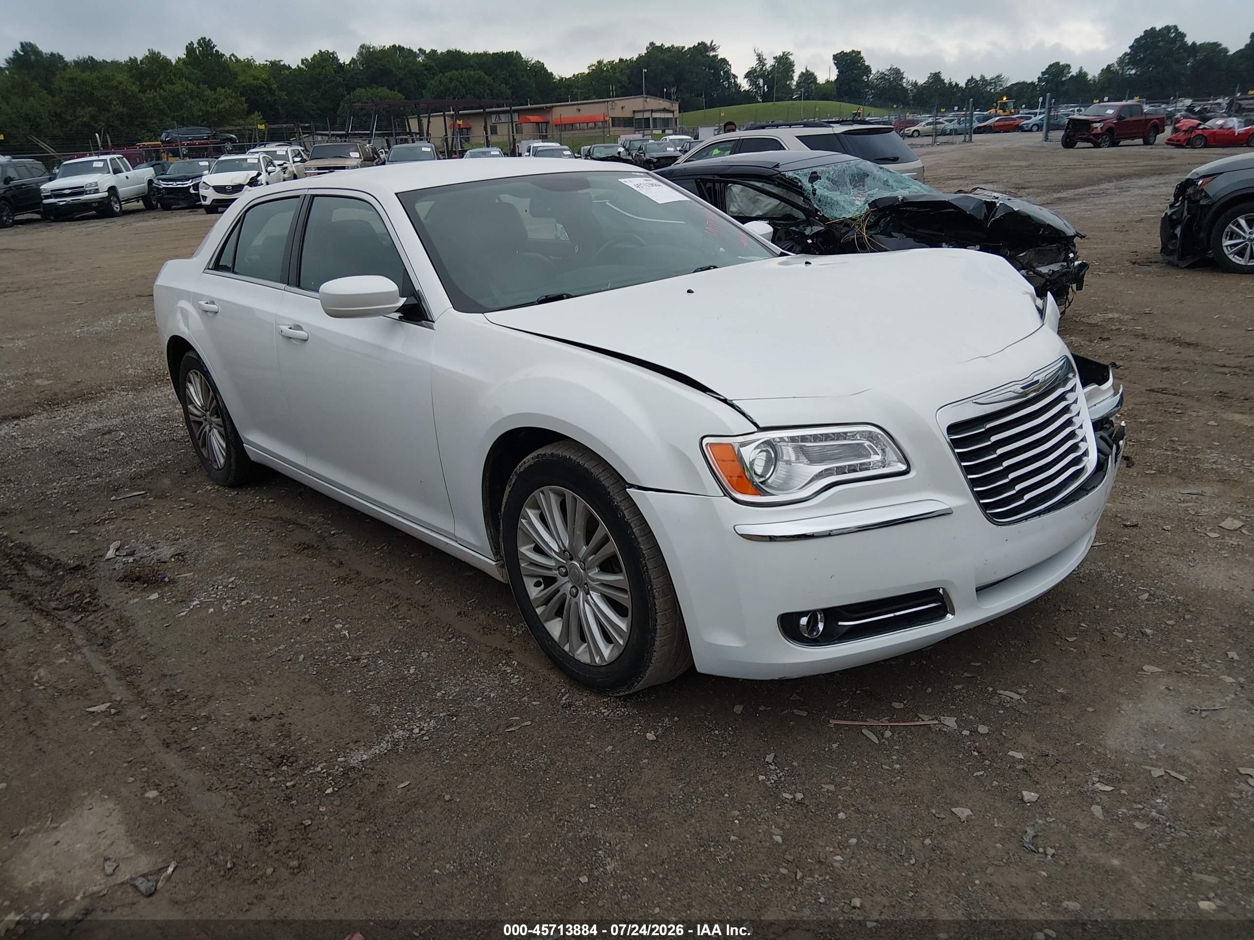 2014 Chrysler 300   White vin: 2C3CCARG6EH183891