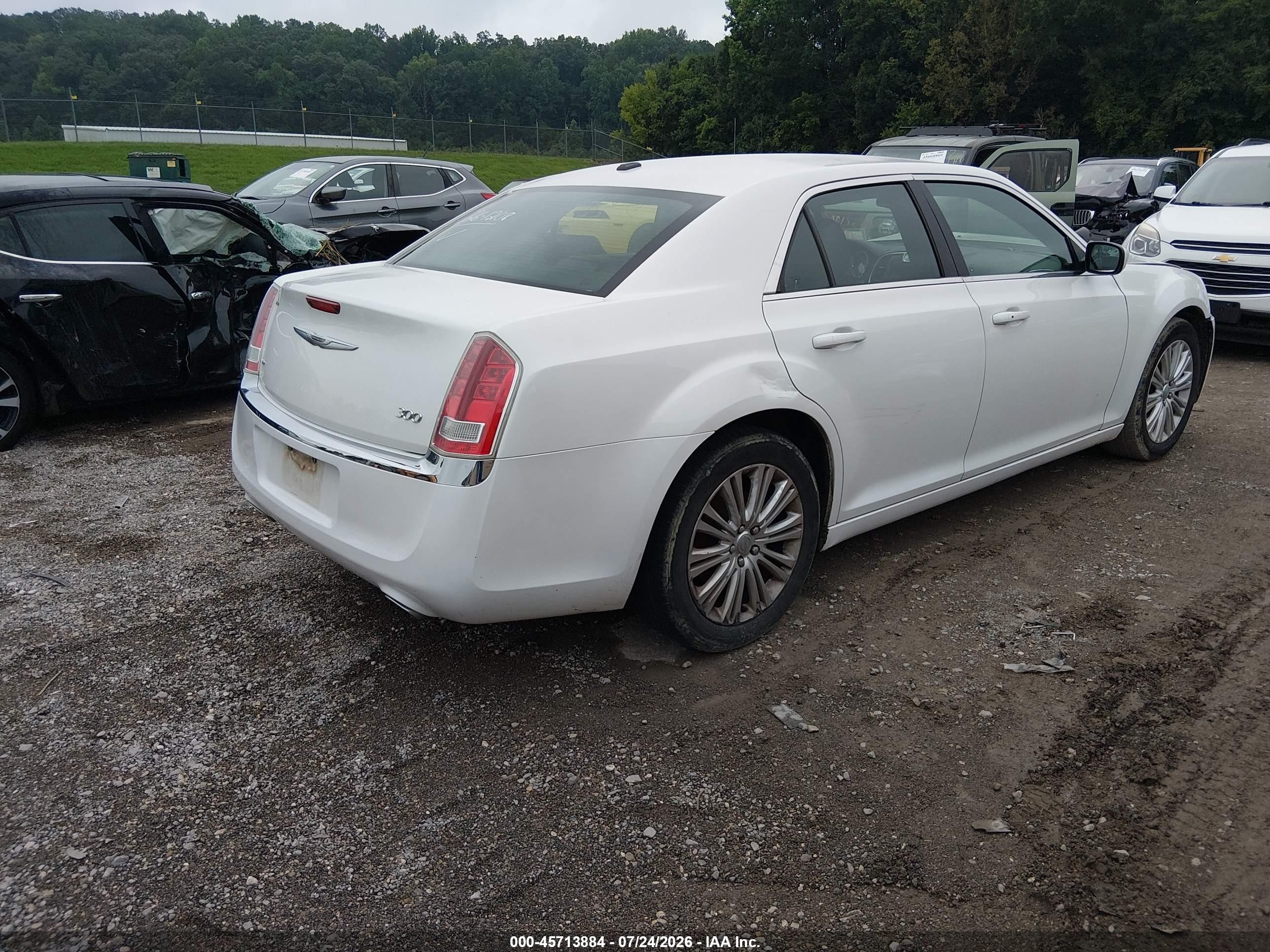 2014 Chrysler 300   White vin: 2C3CCARG6EH183891