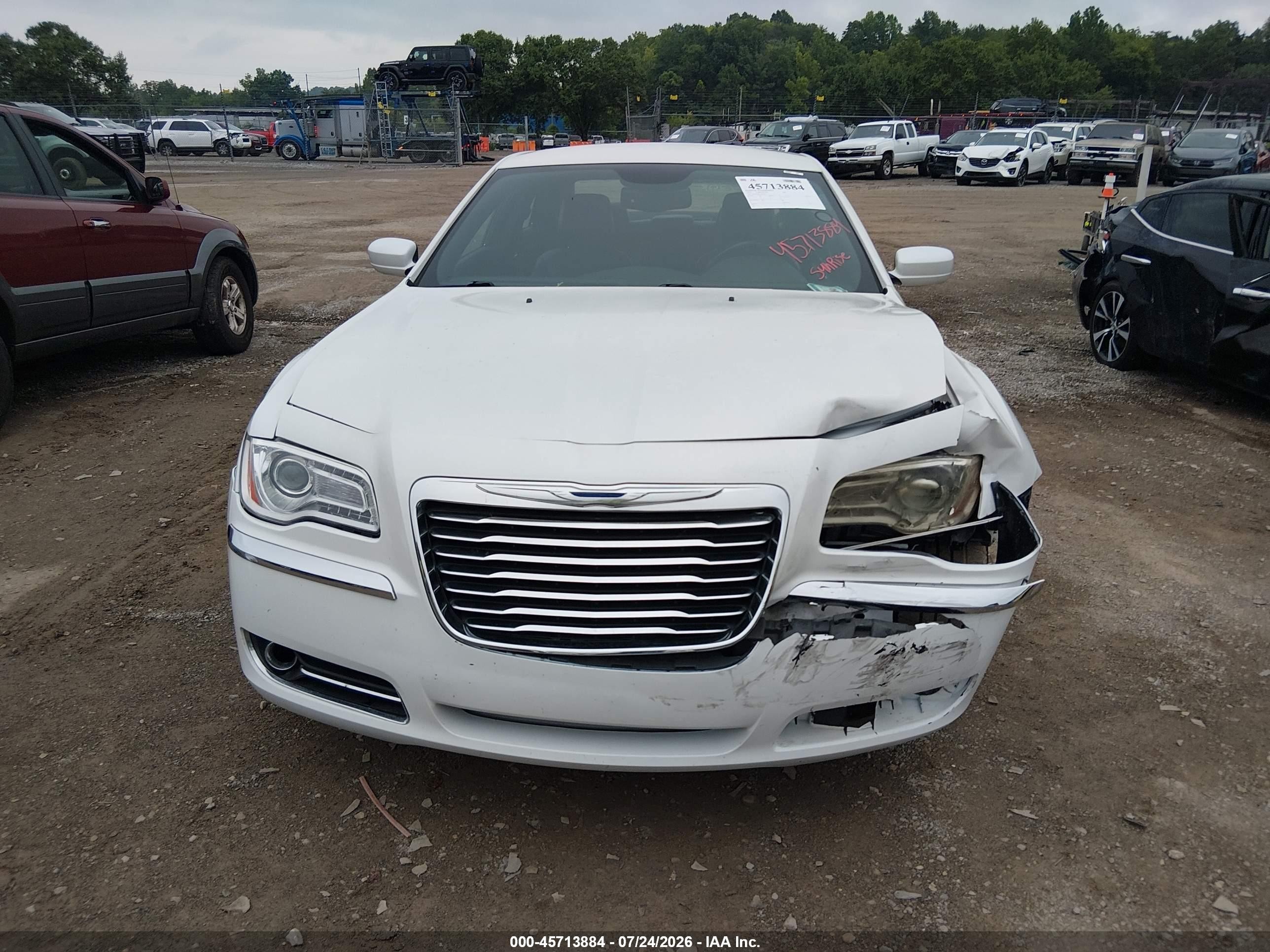 2014 Chrysler 300   White vin: 2C3CCARG6EH183891